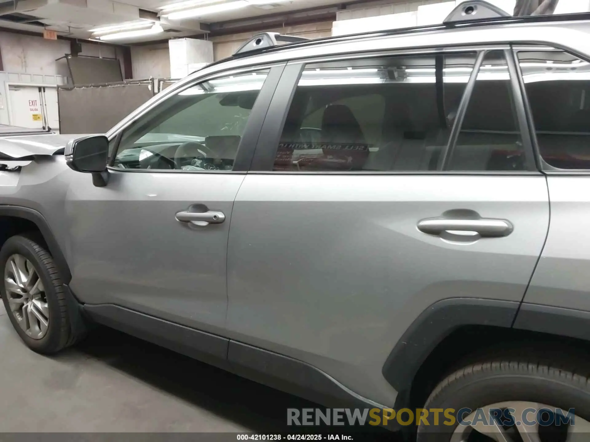 14 Photograph of a damaged car 2T3A1RFV9SW522259 TOYOTA RAV4 2025