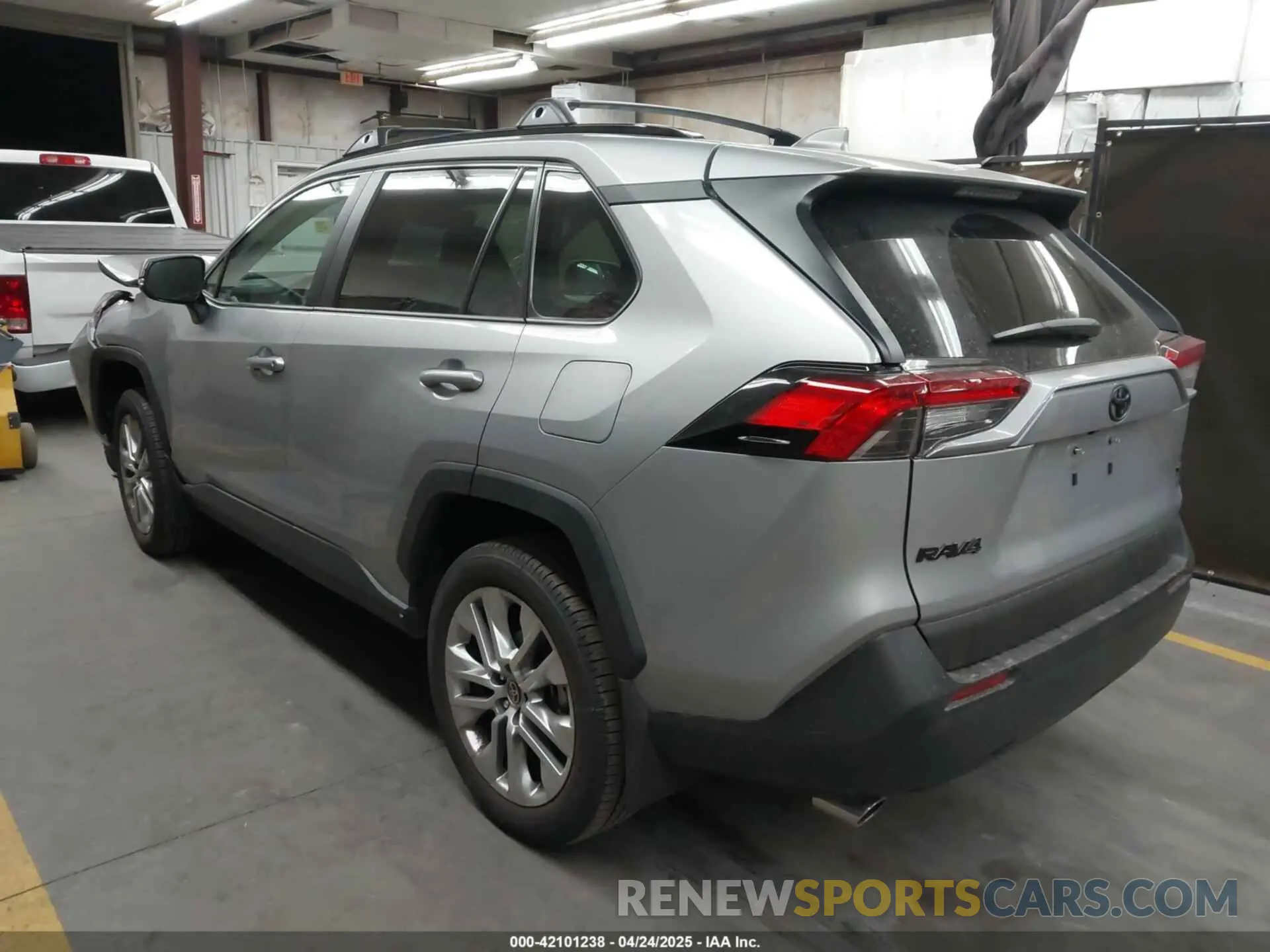 3 Photograph of a damaged car 2T3A1RFV9SW522259 TOYOTA RAV4 2025