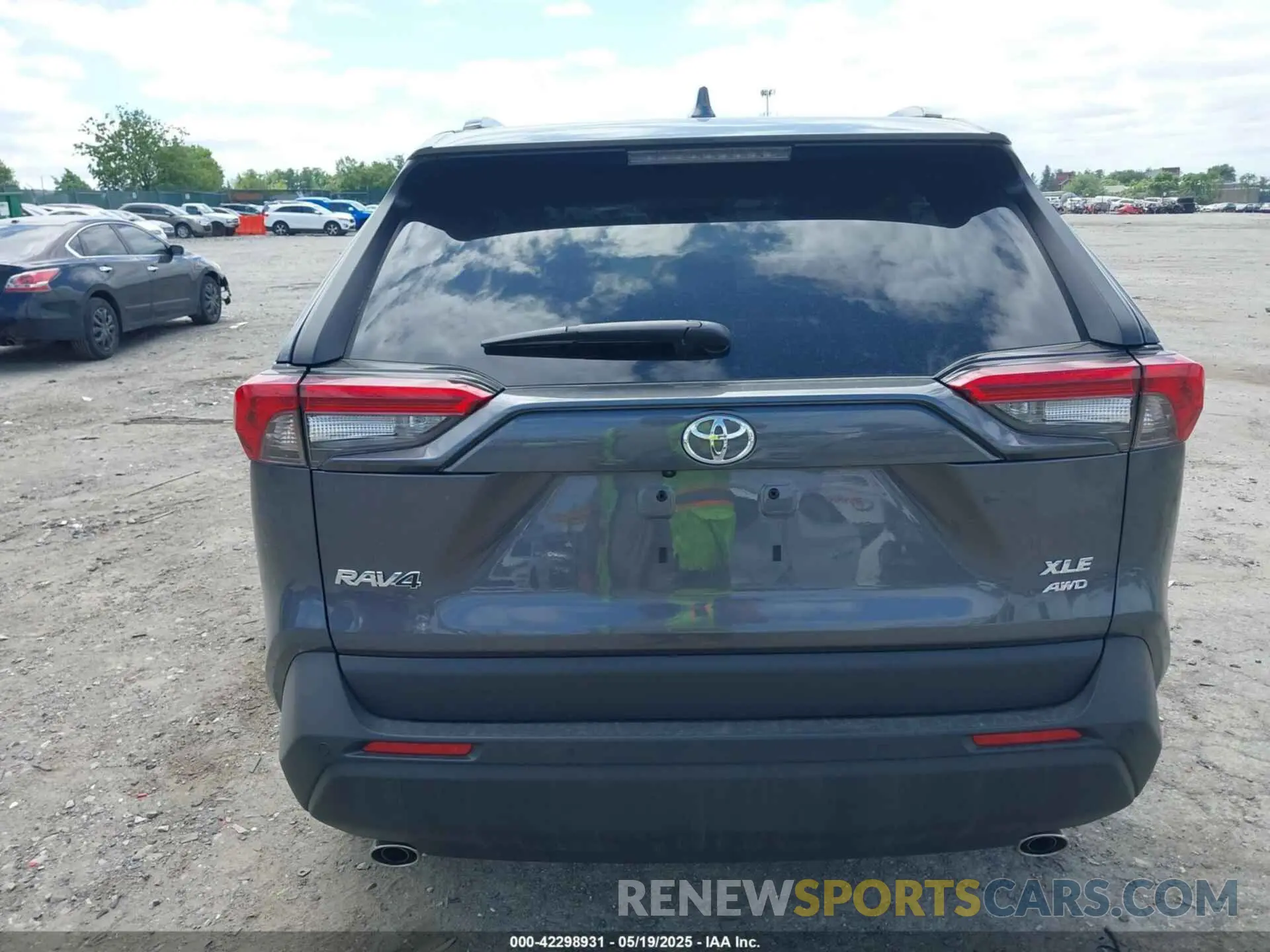 16 Photograph of a damaged car 2T3A1RFVXSC509876 TOYOTA RAV4 2025