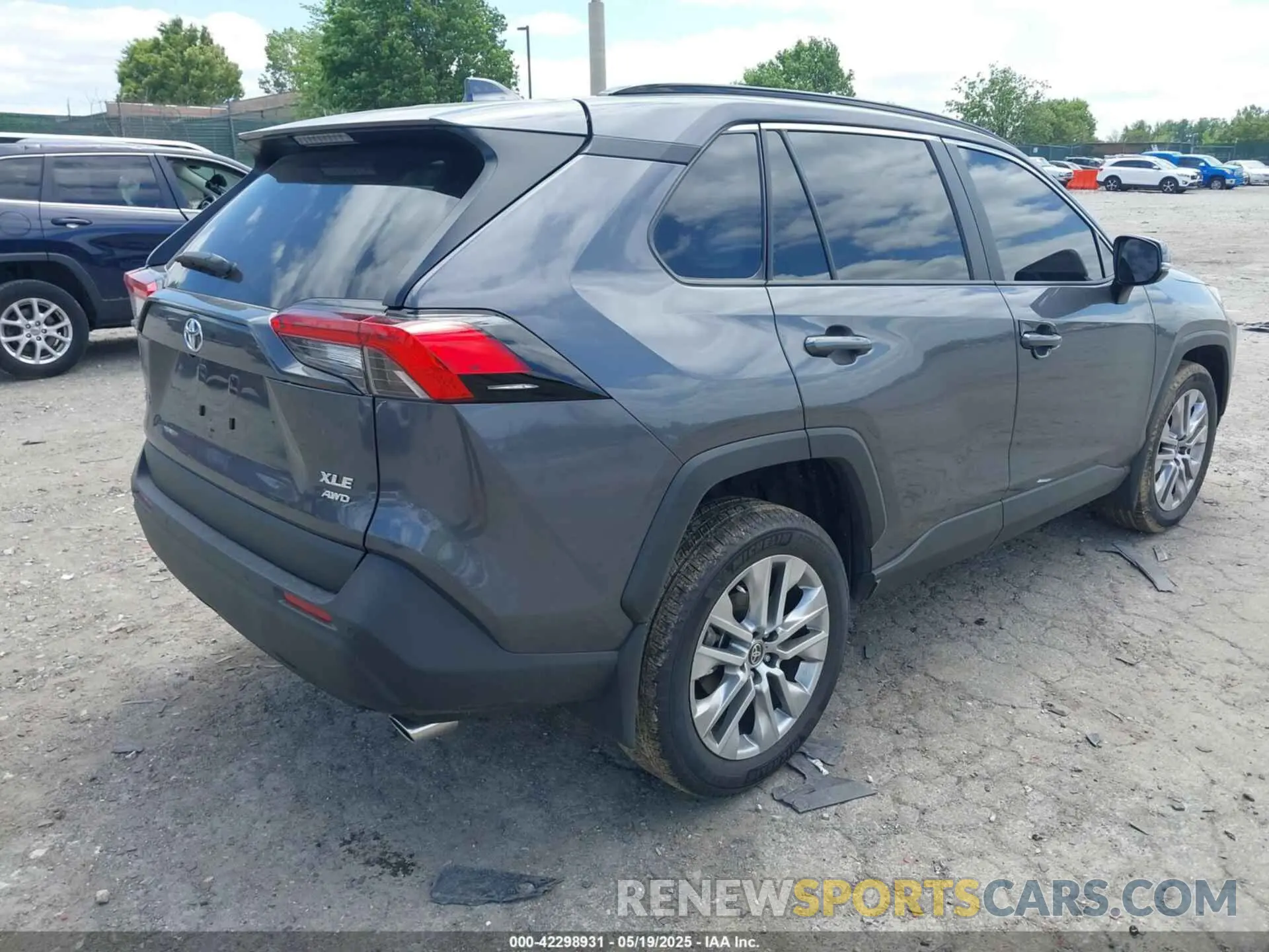 4 Photograph of a damaged car 2T3A1RFVXSC509876 TOYOTA RAV4 2025