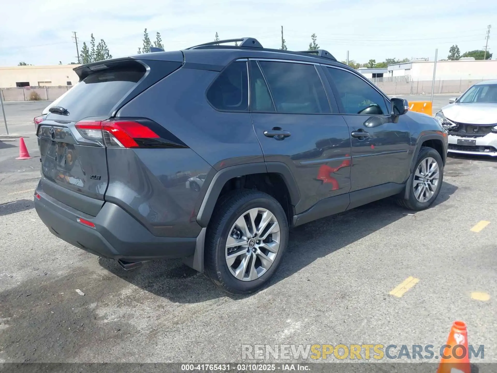 4 Photograph of a damaged car 2T3C1RFV0SW380344 TOYOTA RAV4 2025