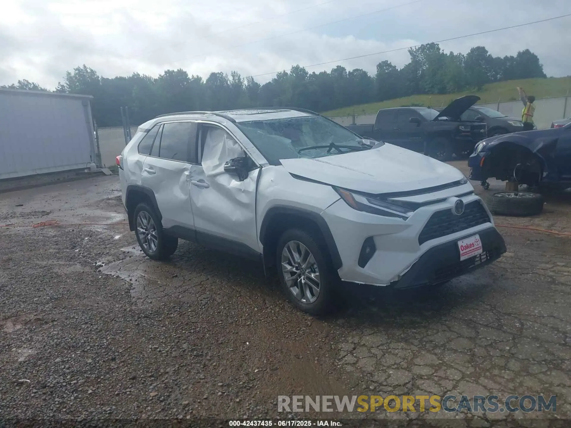 1 Photograph of a damaged car 2T3C1RFV1SW386749 TOYOTA RAV4 2025