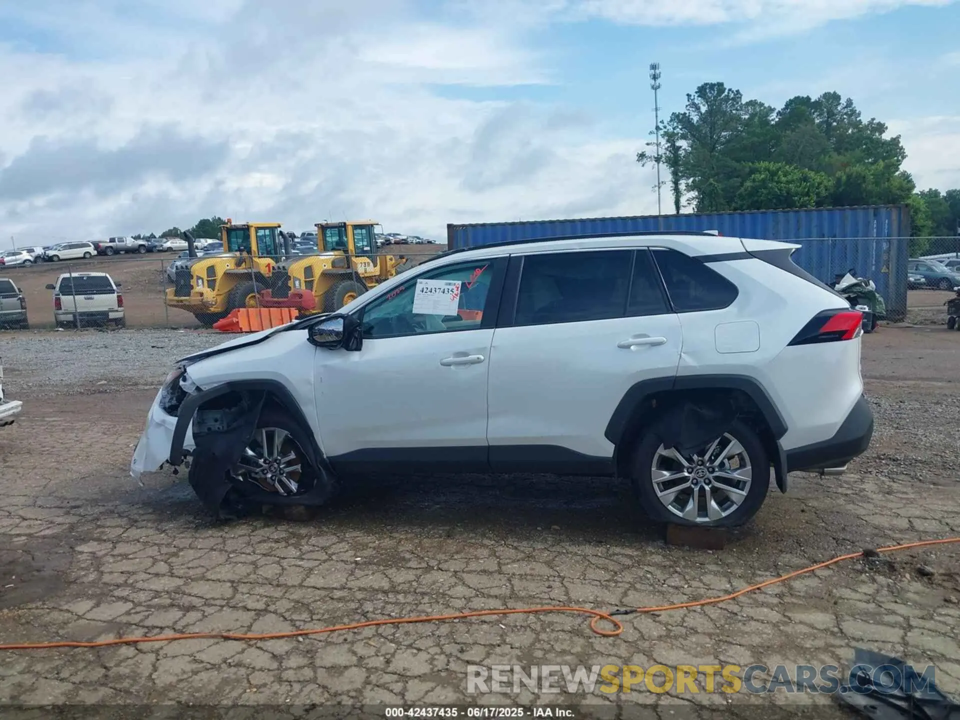 15 Photograph of a damaged car 2T3C1RFV1SW386749 TOYOTA RAV4 2025
