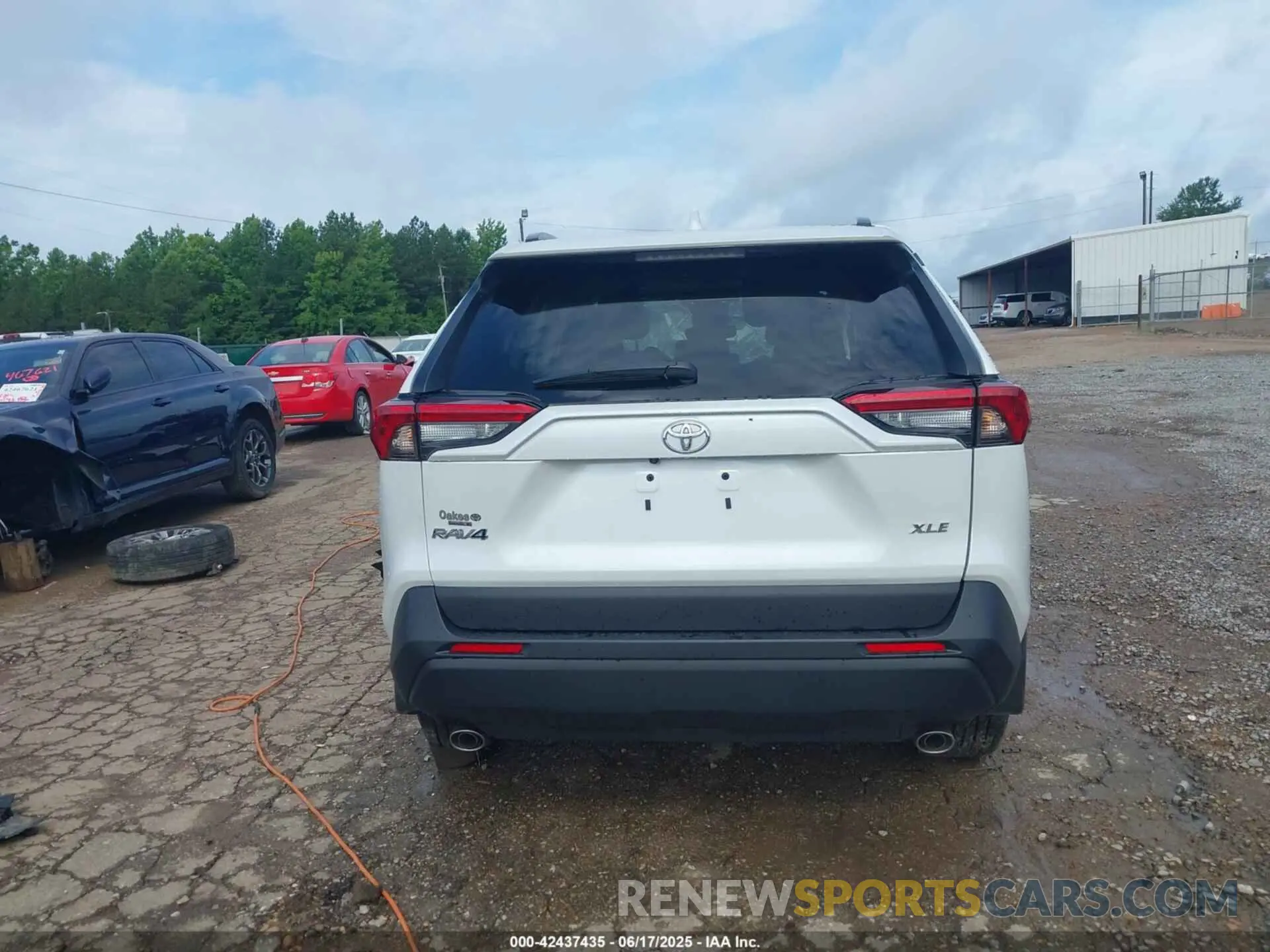 17 Photograph of a damaged car 2T3C1RFV1SW386749 TOYOTA RAV4 2025