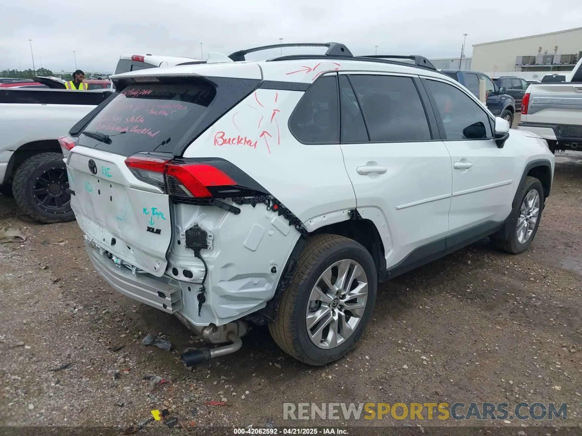 4 Photograph of a damaged car 2T3C1RFV5SW369078 TOYOTA RAV4 2025