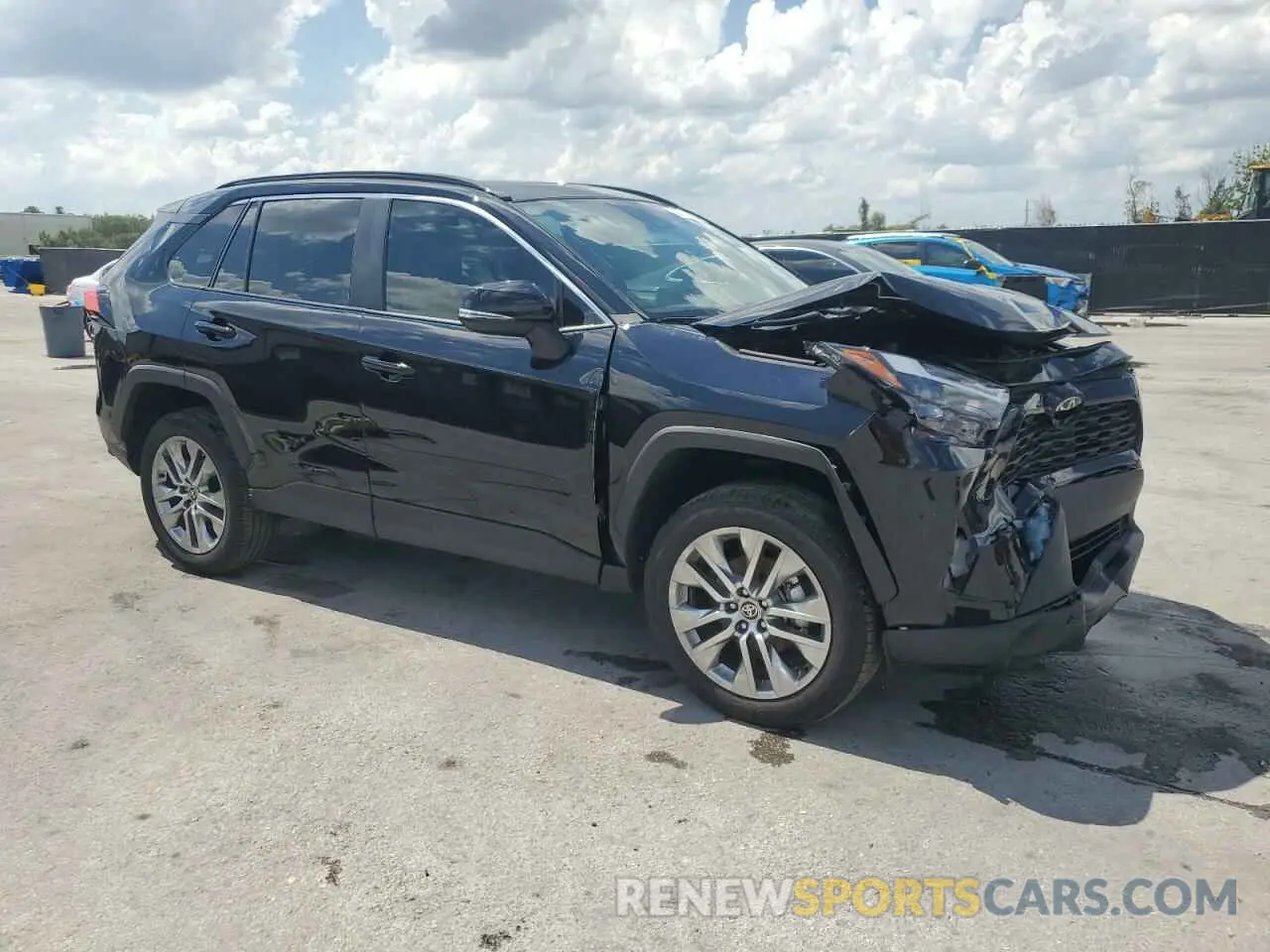 4 Photograph of a damaged car 2T3C1RFV5SW372661 TOYOTA RAV4 2025