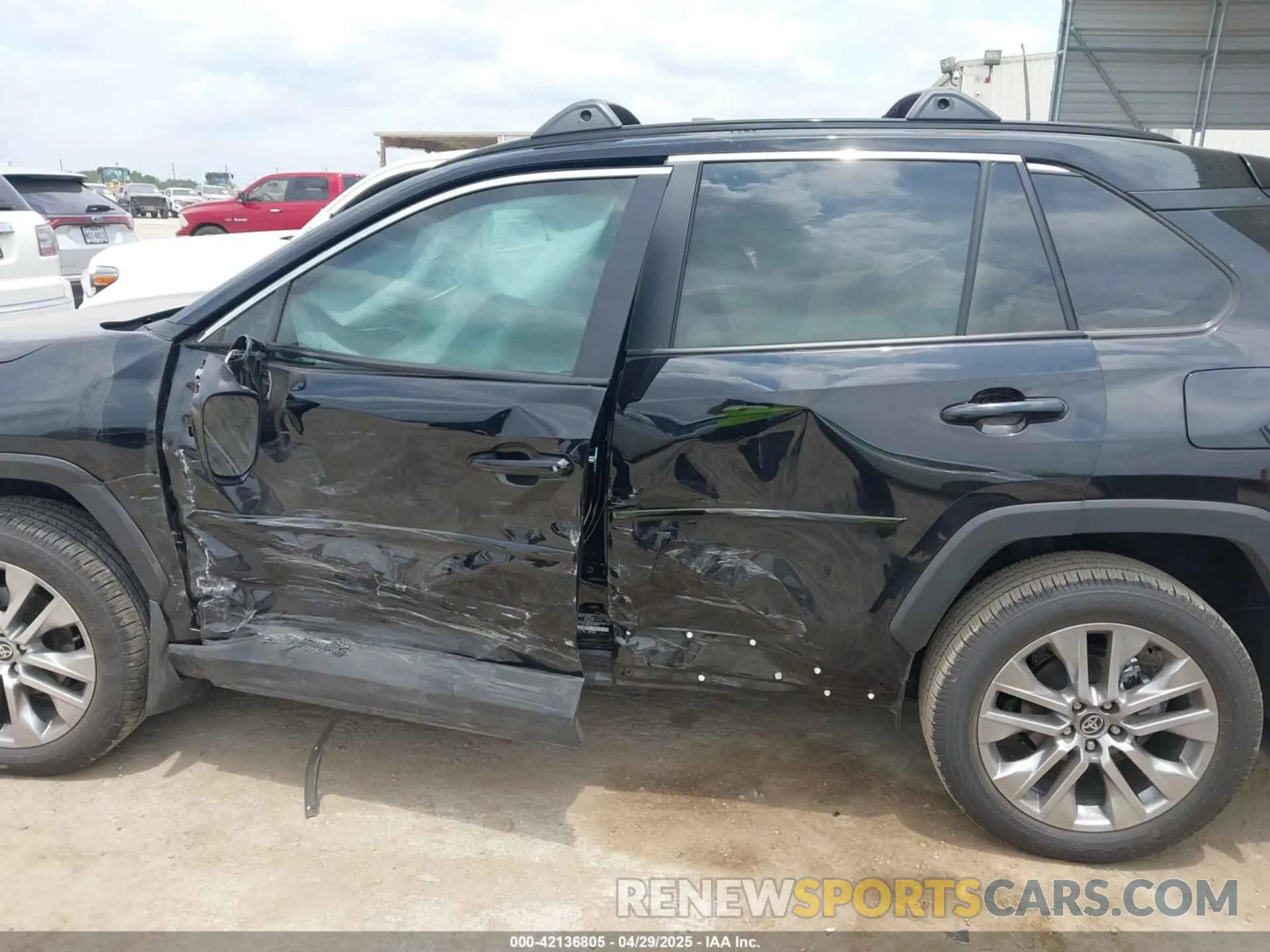 14 Photograph of a damaged car 2T3C1RFV9SC323495 TOYOTA RAV4 2025