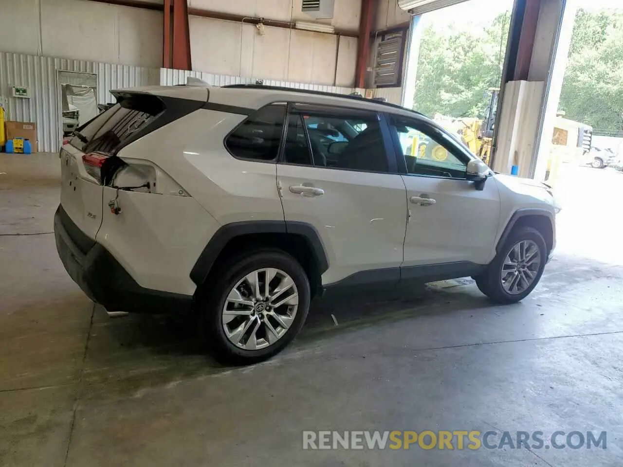 3 Photograph of a damaged car 2T3C1RFV9SW367432 TOYOTA RAV4 2025