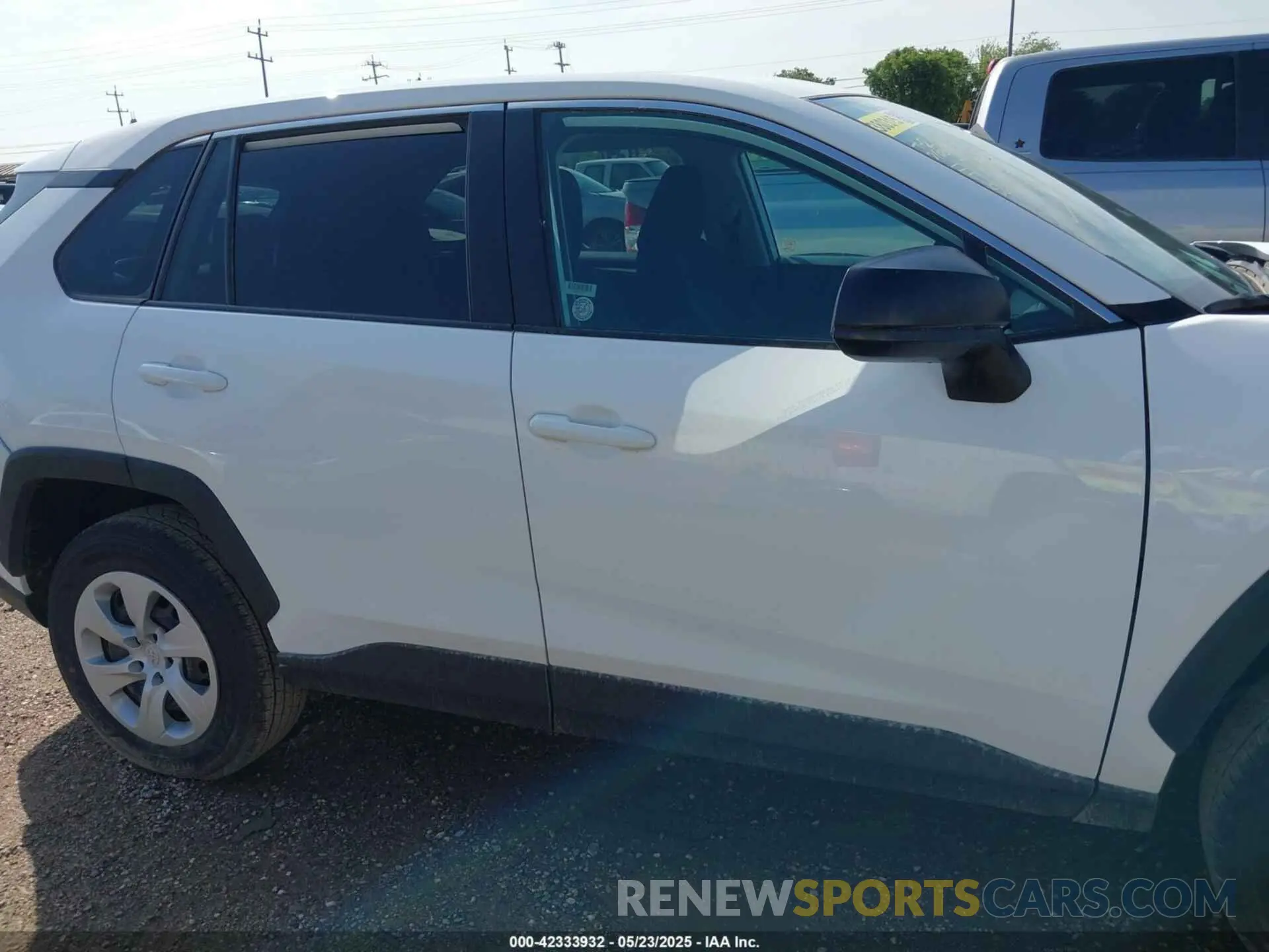 14 Photograph of a damaged car 2T3F1RFV5SW527044 TOYOTA RAV4 2025