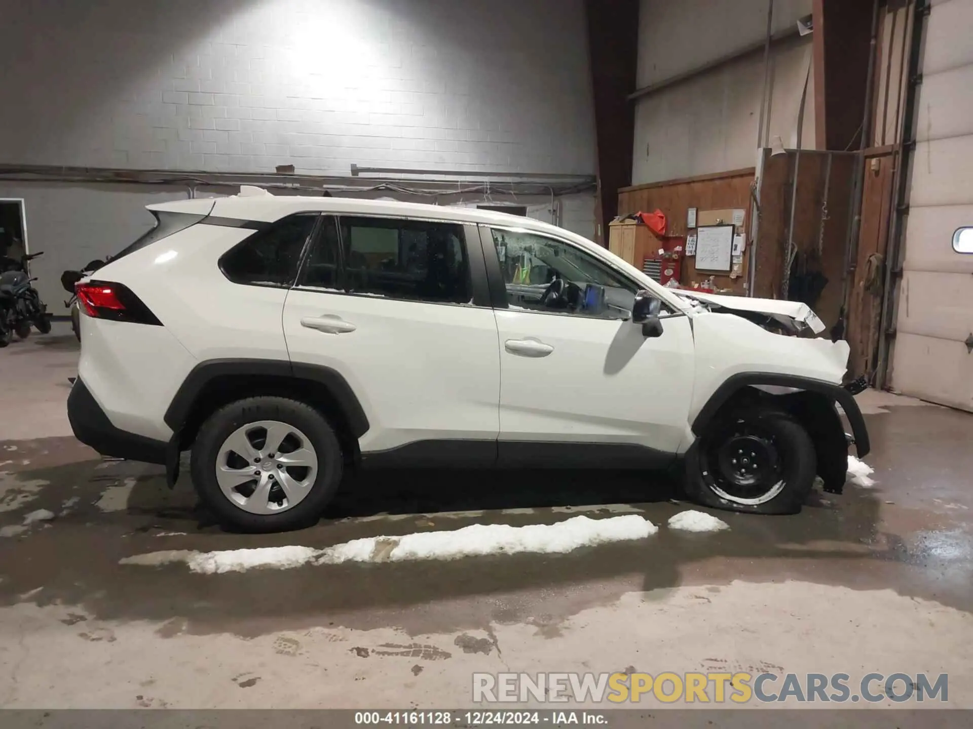 14 Photograph of a damaged car 2T3F1RFV9SC491134 TOYOTA RAV4 2025