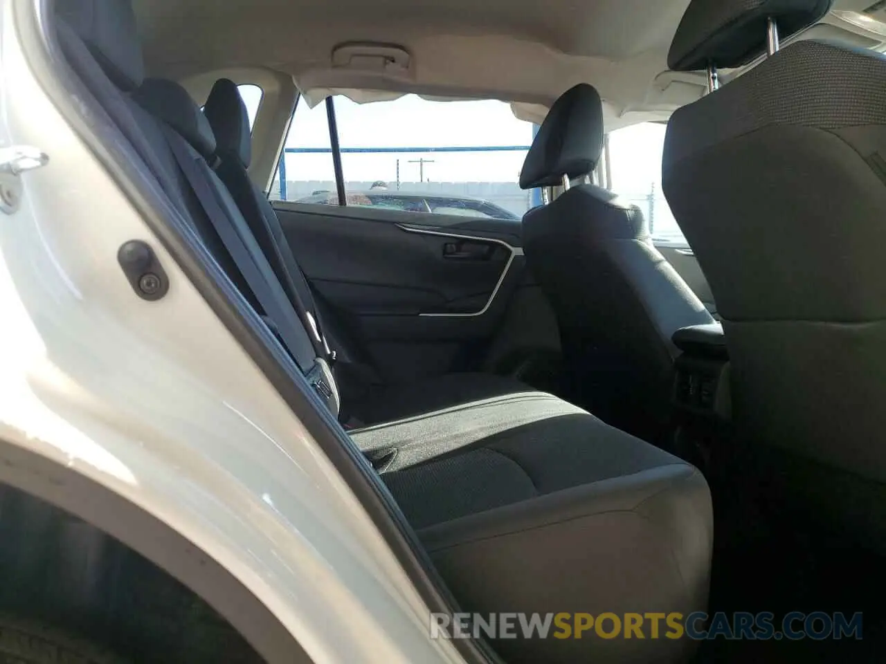 10 Photograph of a damaged car 2T3H1RFV2SC316961 TOYOTA RAV4 2025