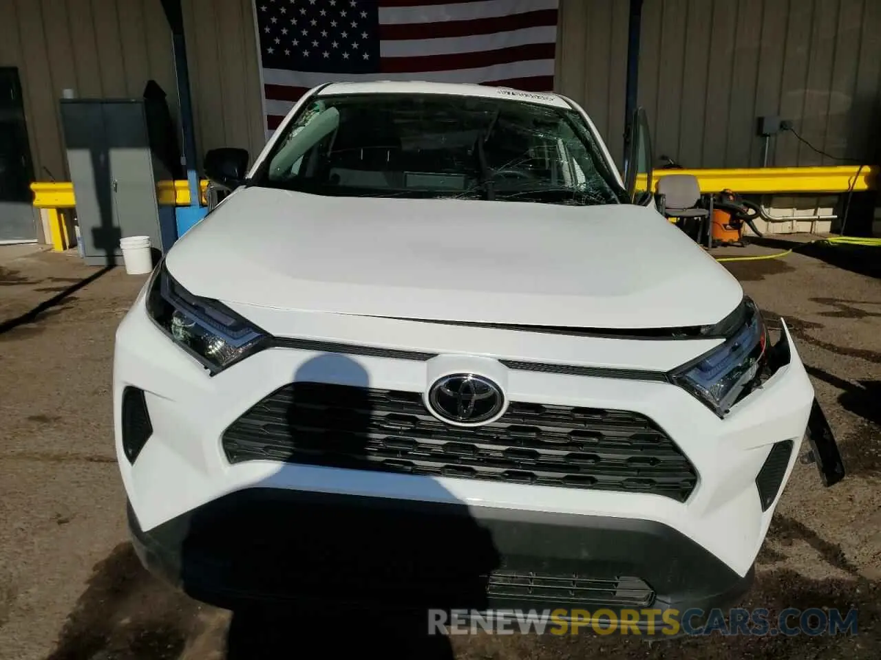 5 Photograph of a damaged car 2T3H1RFV2SC316961 TOYOTA RAV4 2025