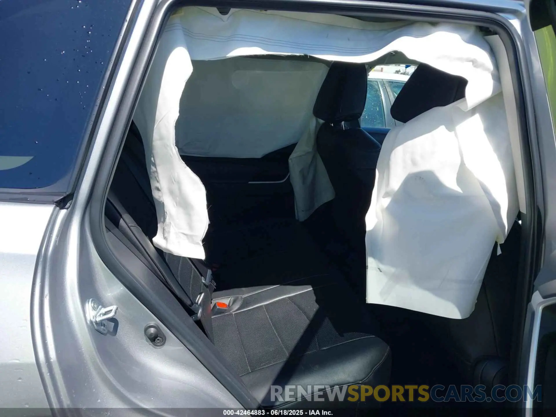 8 Photograph of a damaged car 2T3H1RFV4SC303869 TOYOTA RAV4 2025