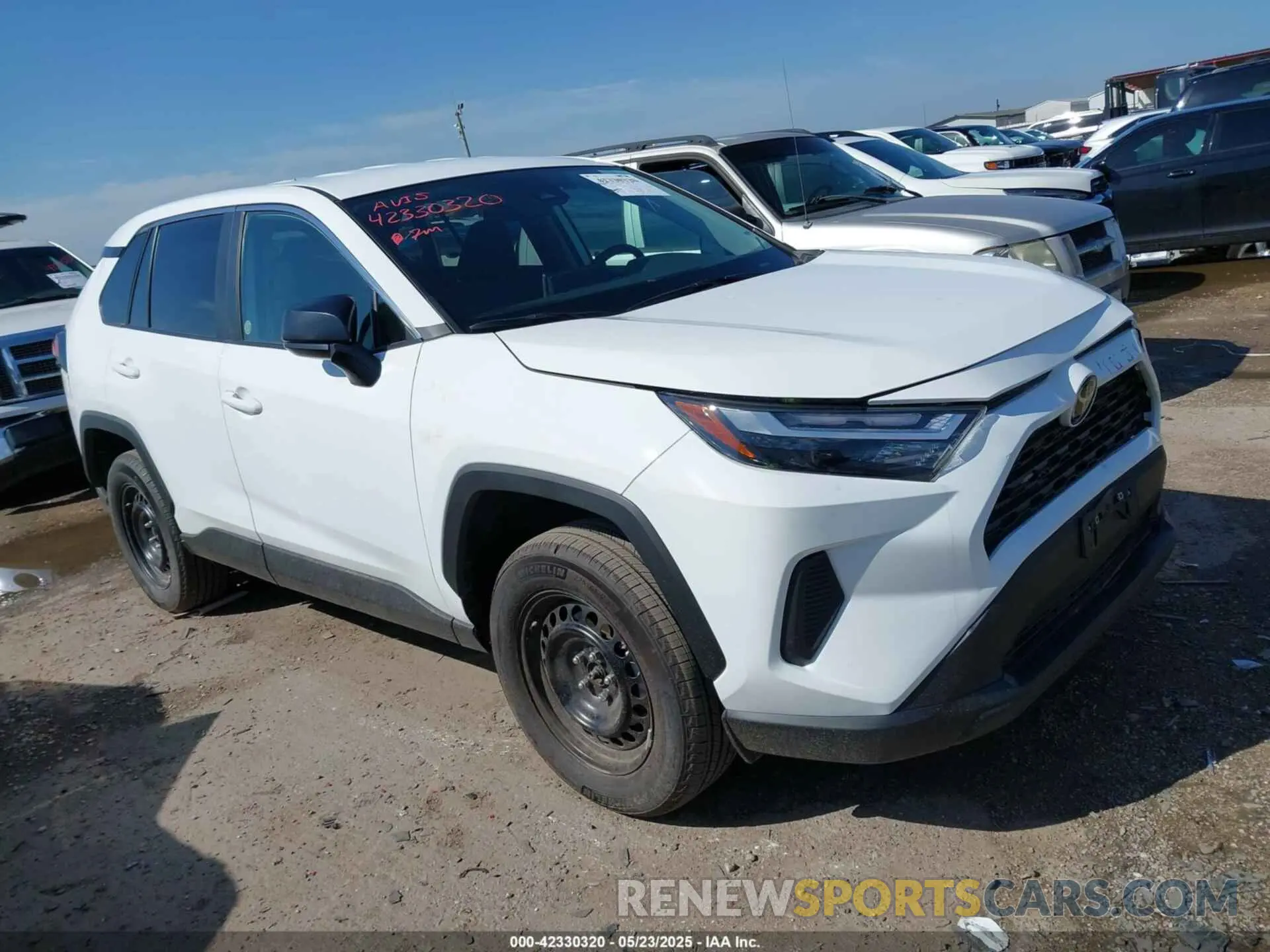 1 Photograph of a damaged car 2T3H1RFV4SW380014 TOYOTA RAV4 2025
