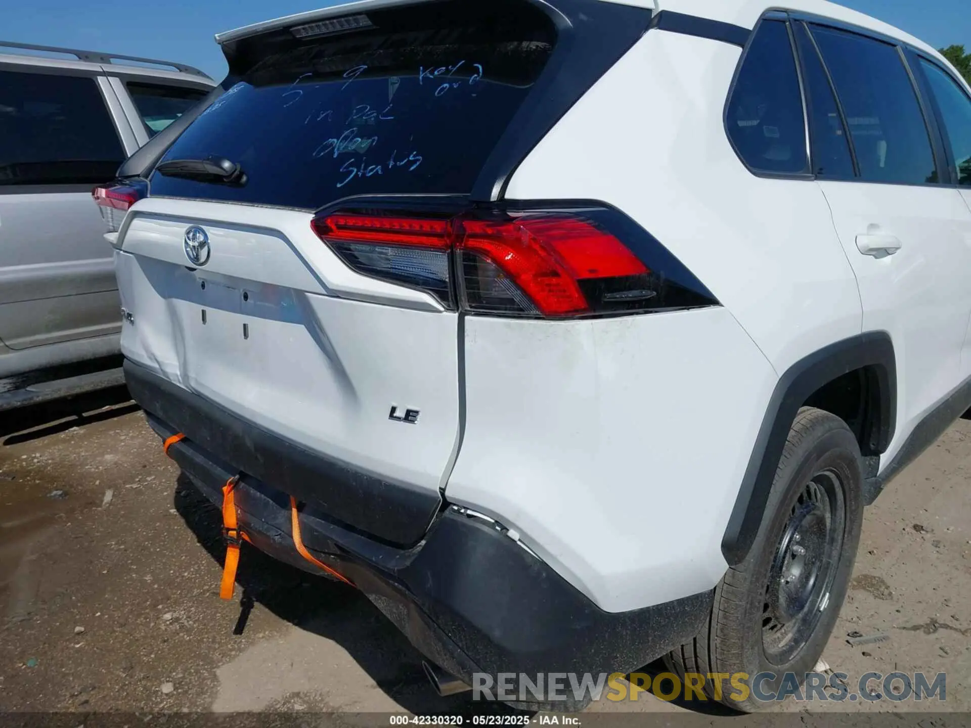 21 Photograph of a damaged car 2T3H1RFV4SW380014 TOYOTA RAV4 2025