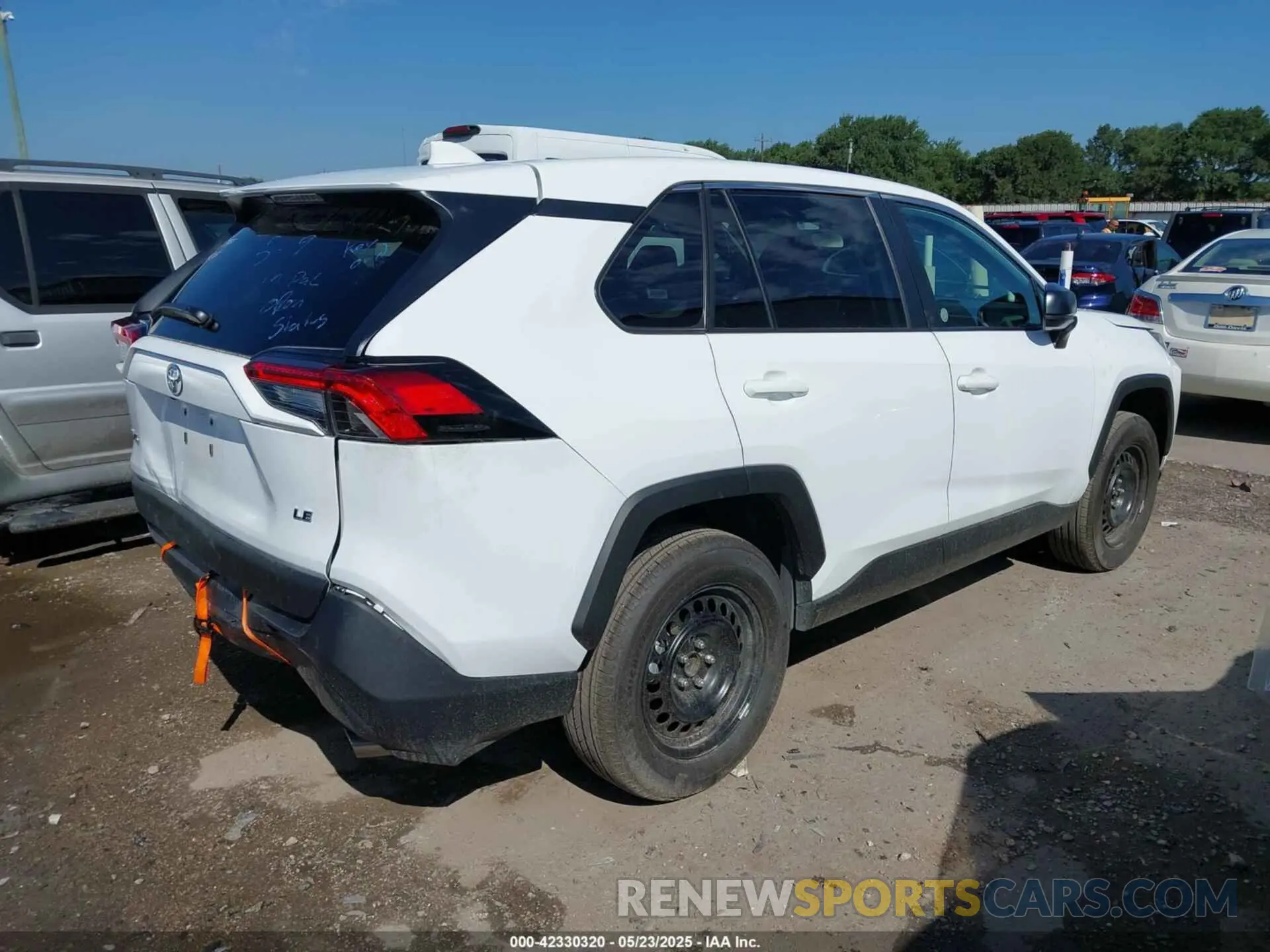 4 Photograph of a damaged car 2T3H1RFV4SW380014 TOYOTA RAV4 2025