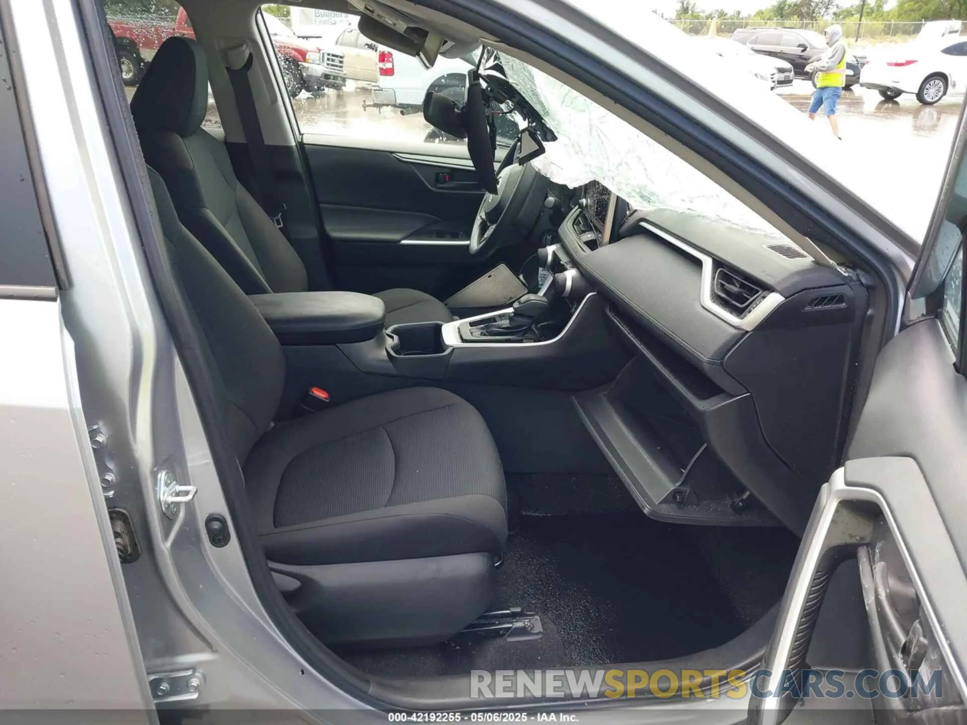 5 Photograph of a damaged car 2T3H1RFV6SC309785 TOYOTA RAV4 2025