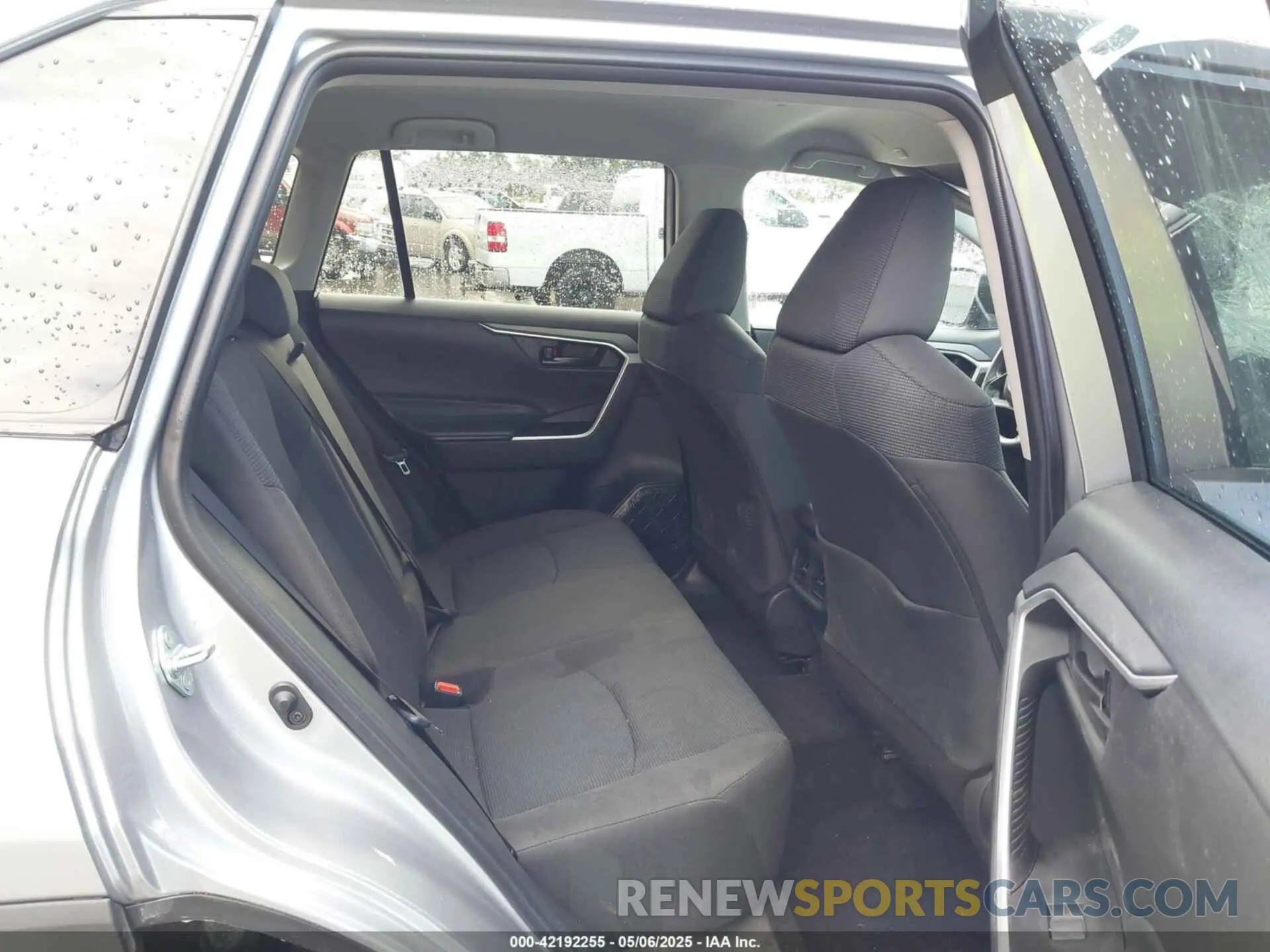 8 Photograph of a damaged car 2T3H1RFV6SC309785 TOYOTA RAV4 2025