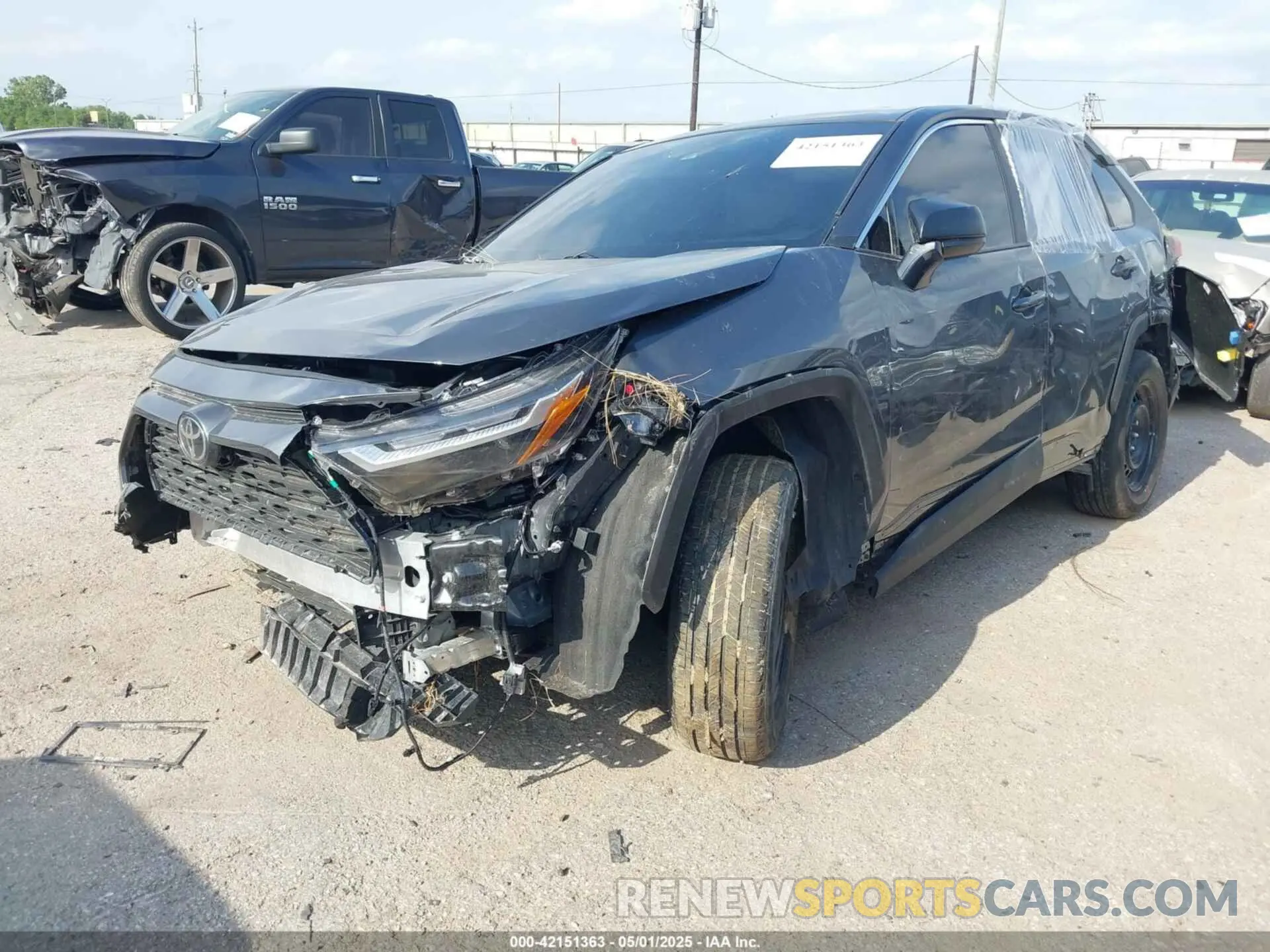 2 Photograph of a damaged car 2T3H1RFV8SW381408 TOYOTA RAV4 2025