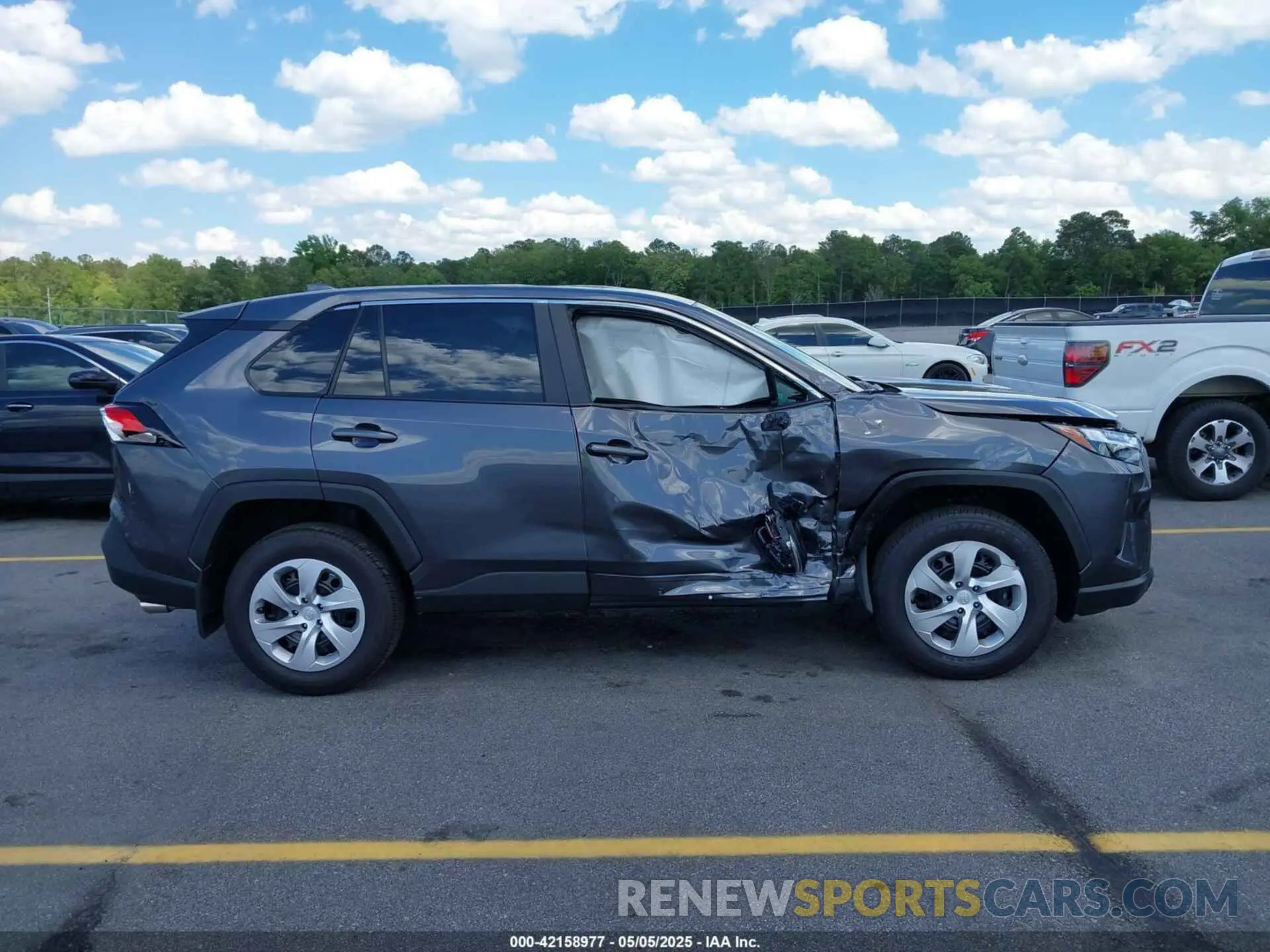 14 Photograph of a damaged car 2T3K1RFV1SC312566 TOYOTA RAV4 2025