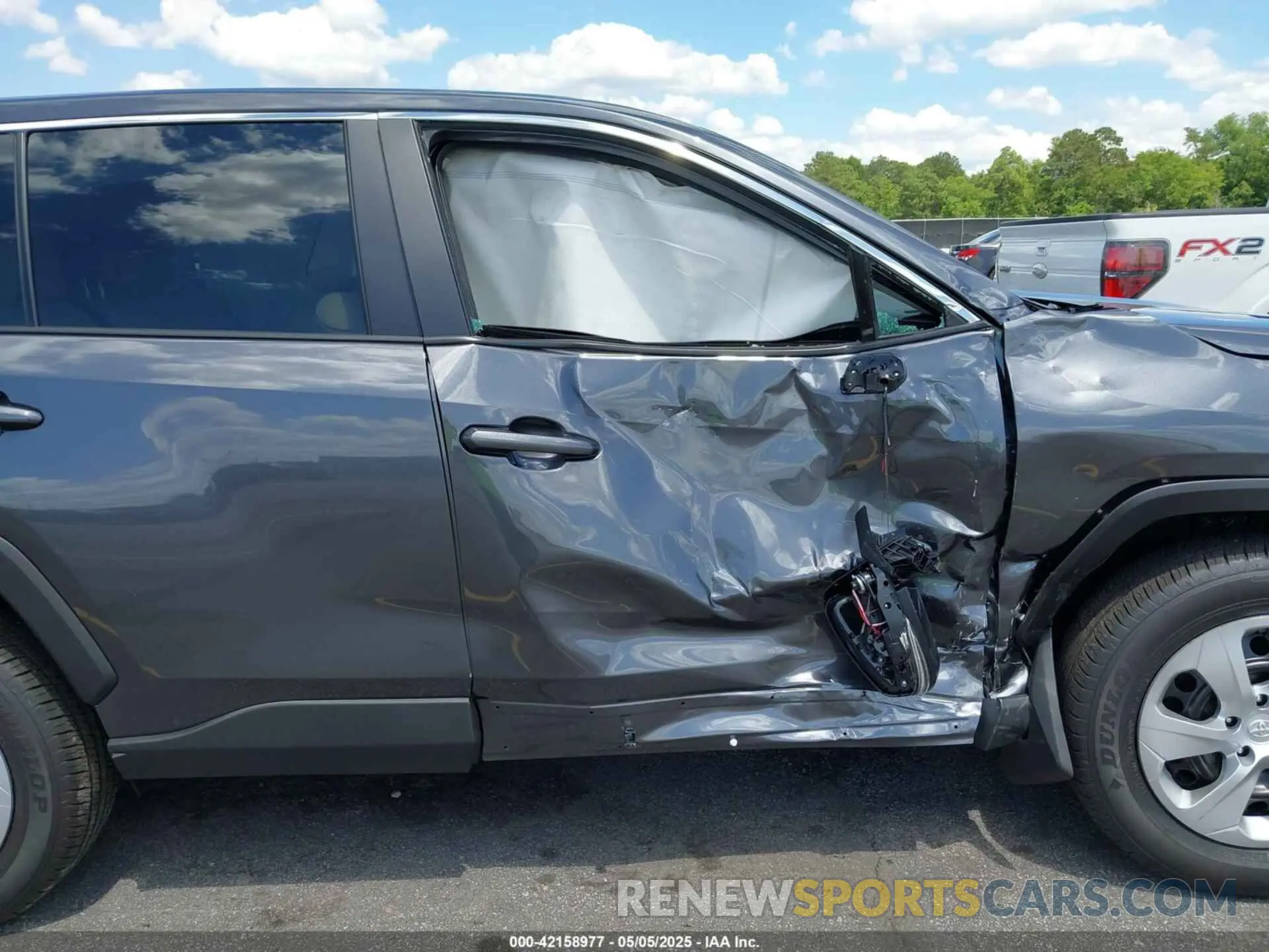 18 Photograph of a damaged car 2T3K1RFV1SC312566 TOYOTA RAV4 2025