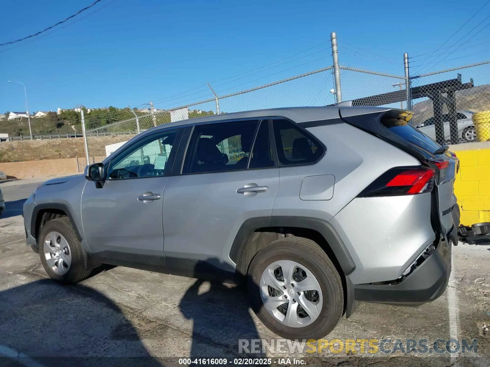 14 Photograph of a damaged car 2T3K1RFV3SW372394 TOYOTA RAV4 2025