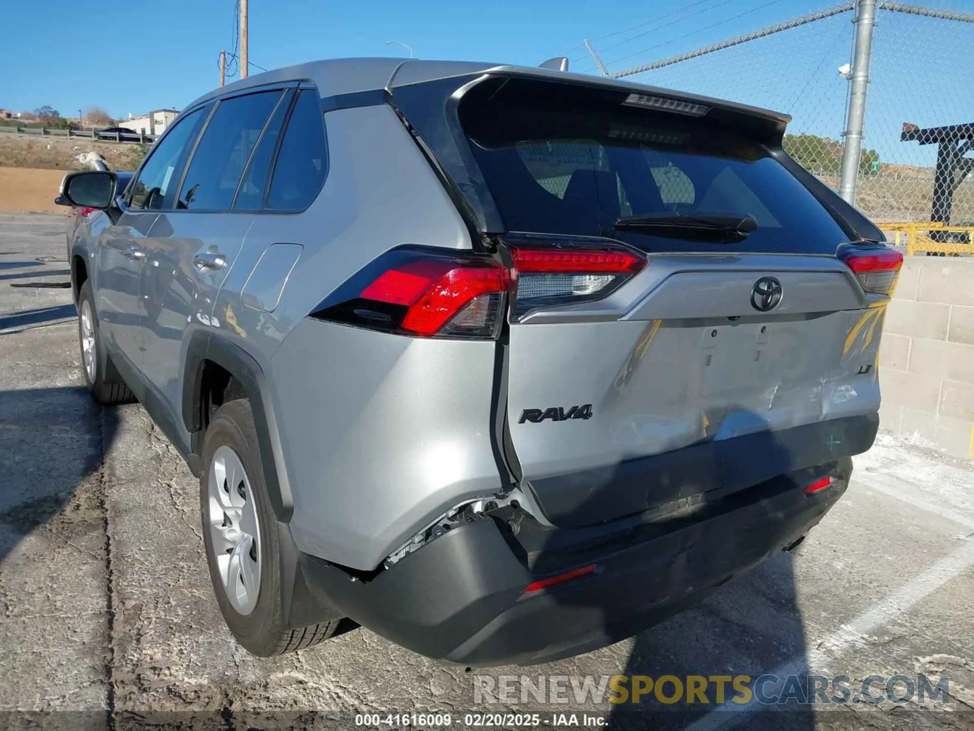 18 Photograph of a damaged car 2T3K1RFV3SW372394 TOYOTA RAV4 2025