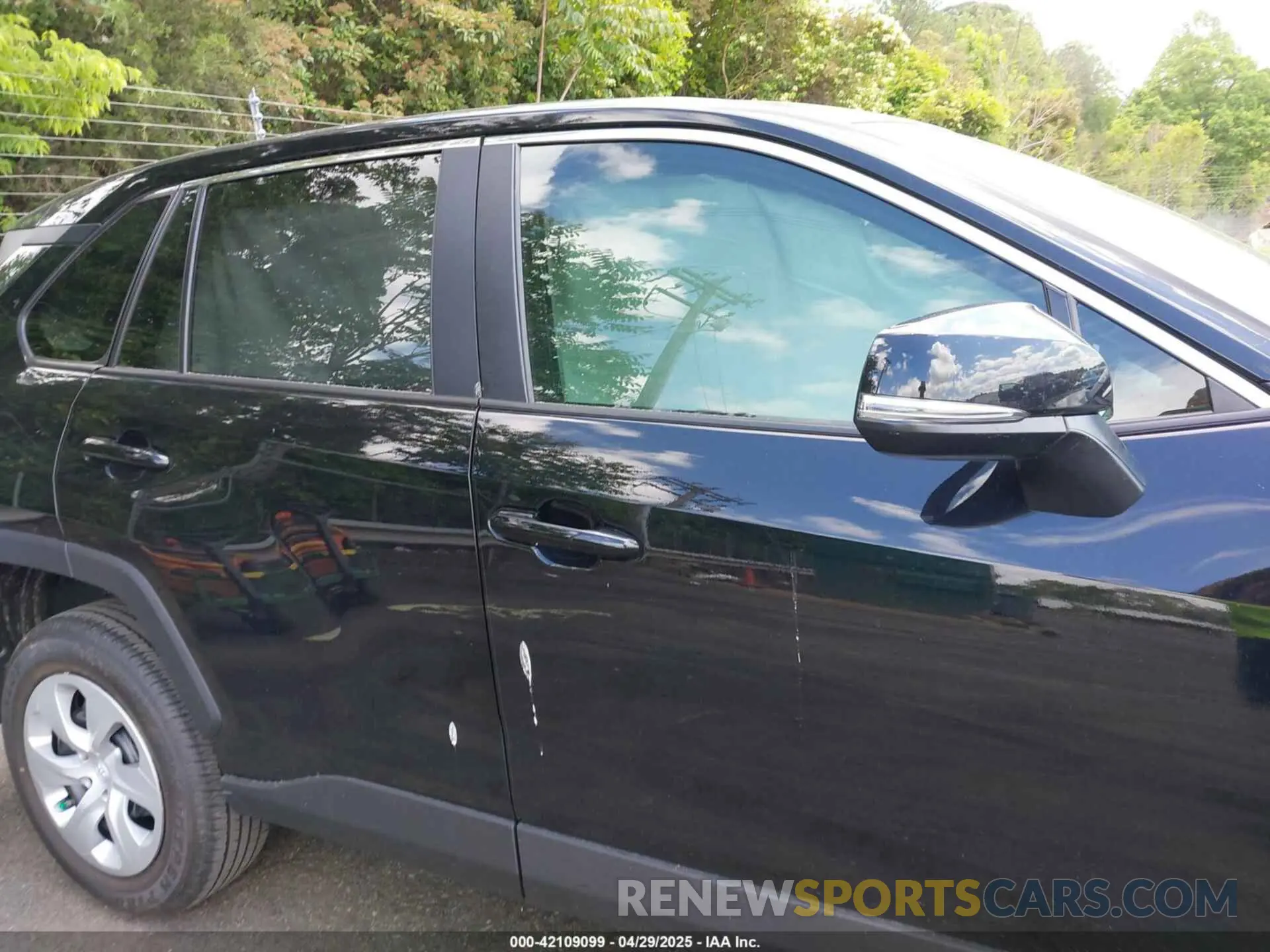 13 Photograph of a damaged car 2T3K1RFV8SC322575 TOYOTA RAV4 2025