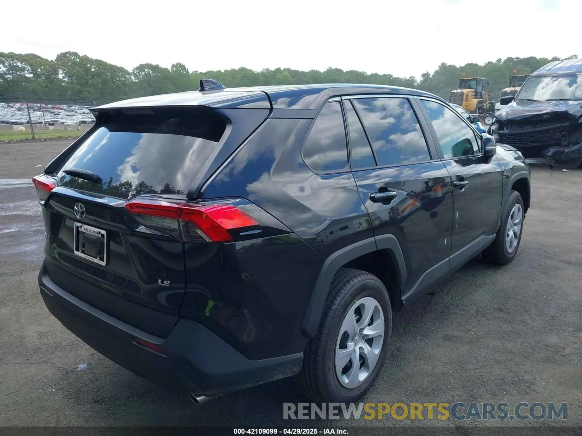 4 Photograph of a damaged car 2T3K1RFV8SC322575 TOYOTA RAV4 2025