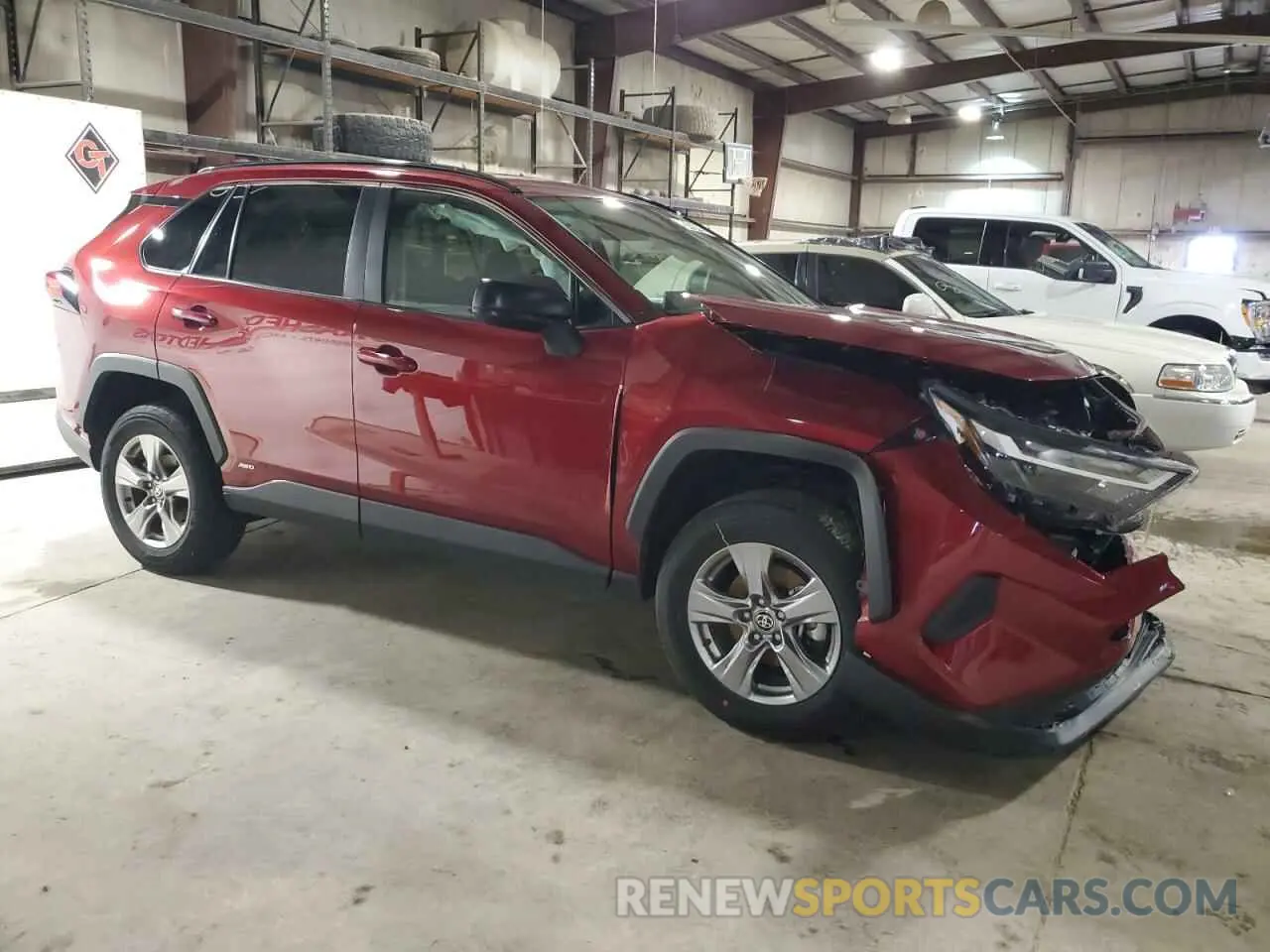 4 Photograph of a damaged car 2T3LWRFV0SW256530 TOYOTA RAV4 2025
