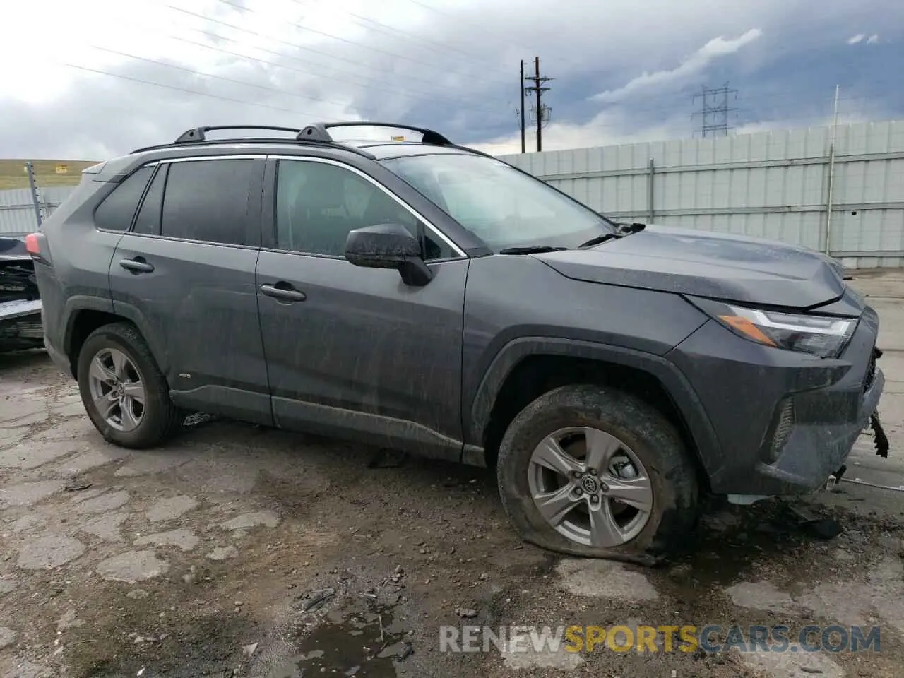 4 Photograph of a damaged car 2T3LWRFV5SW267734 TOYOTA RAV4 2025