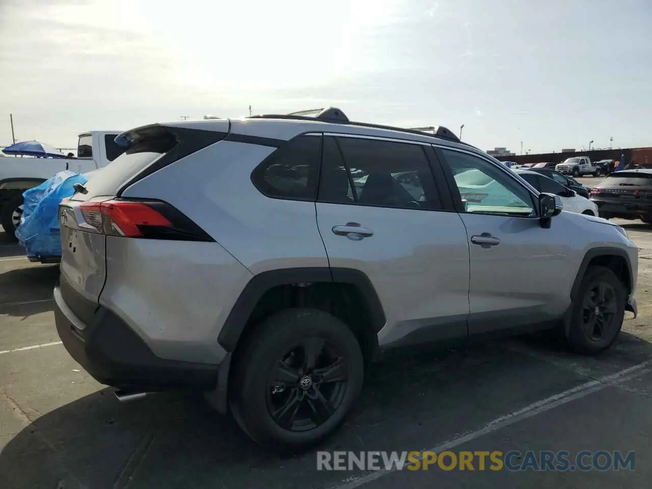 3 Photograph of a damaged car 2T3MWRFV8SW262595 TOYOTA RAV4 2025