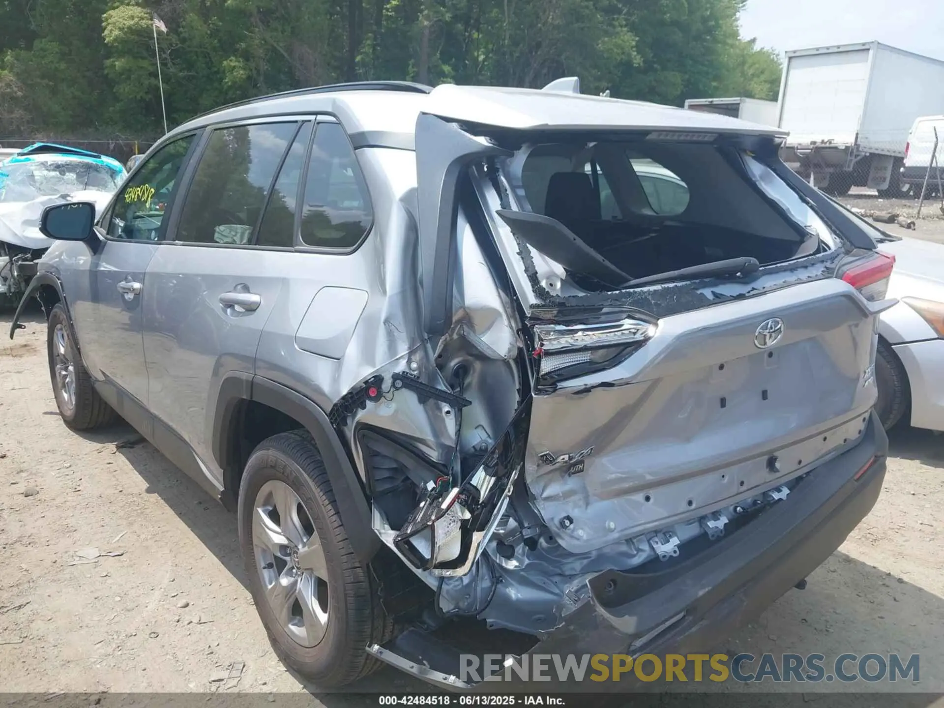 3 Photograph of a damaged car 2T3P1RFV0SC500727 TOYOTA RAV4 2025