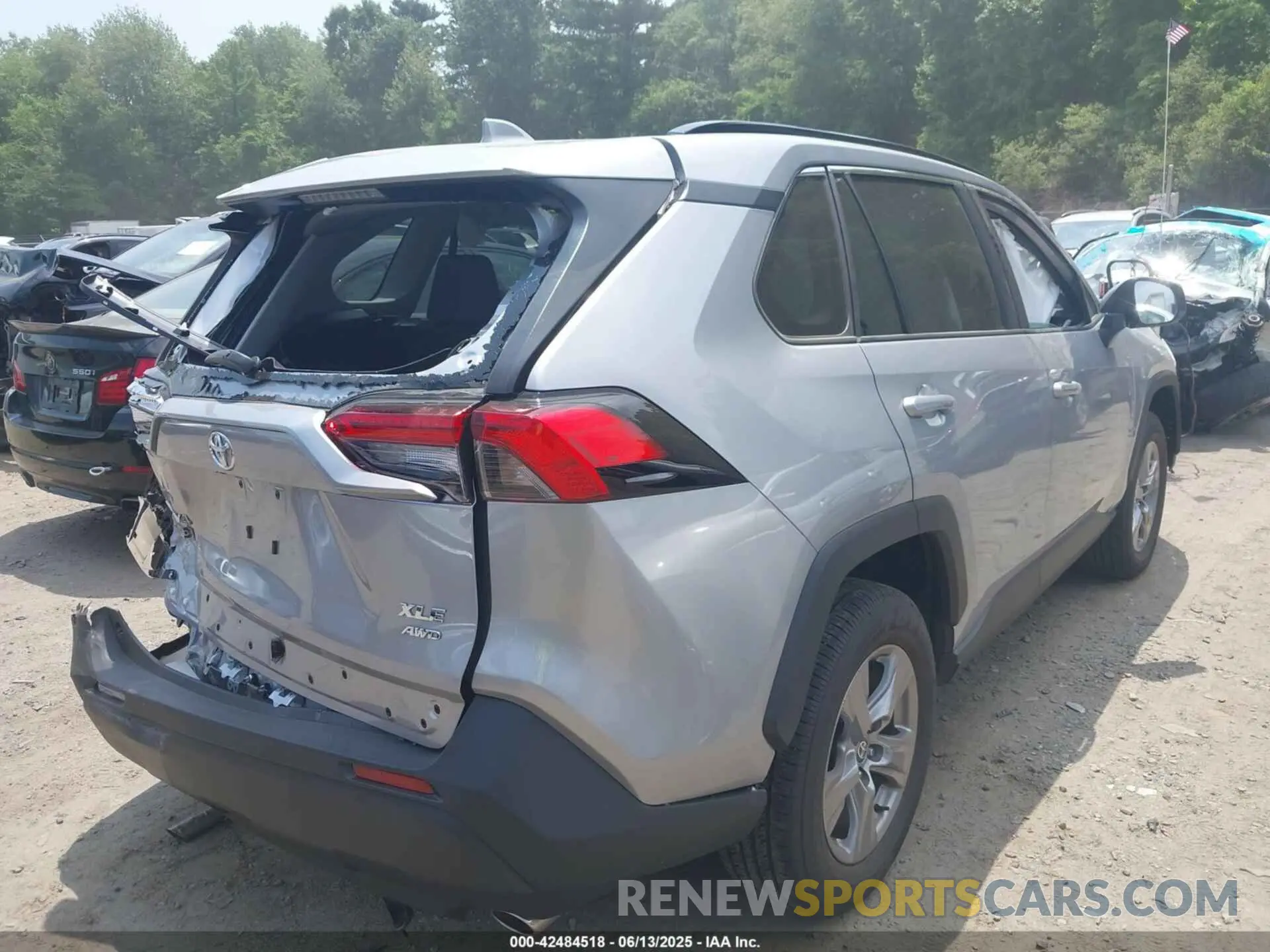 4 Photograph of a damaged car 2T3P1RFV0SC500727 TOYOTA RAV4 2025