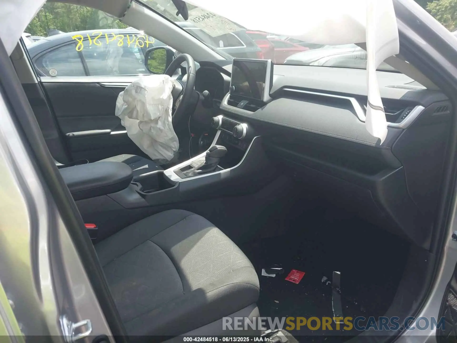 5 Photograph of a damaged car 2T3P1RFV0SC500727 TOYOTA RAV4 2025