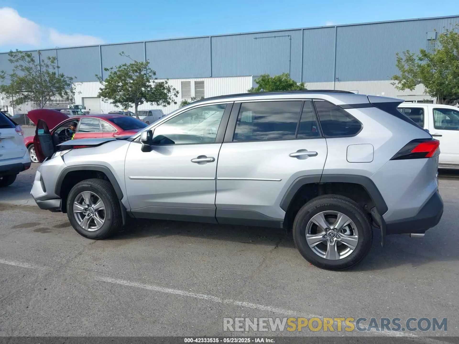 14 Photograph of a damaged car 2T3P1RFV2SW499305 TOYOTA RAV4 2025