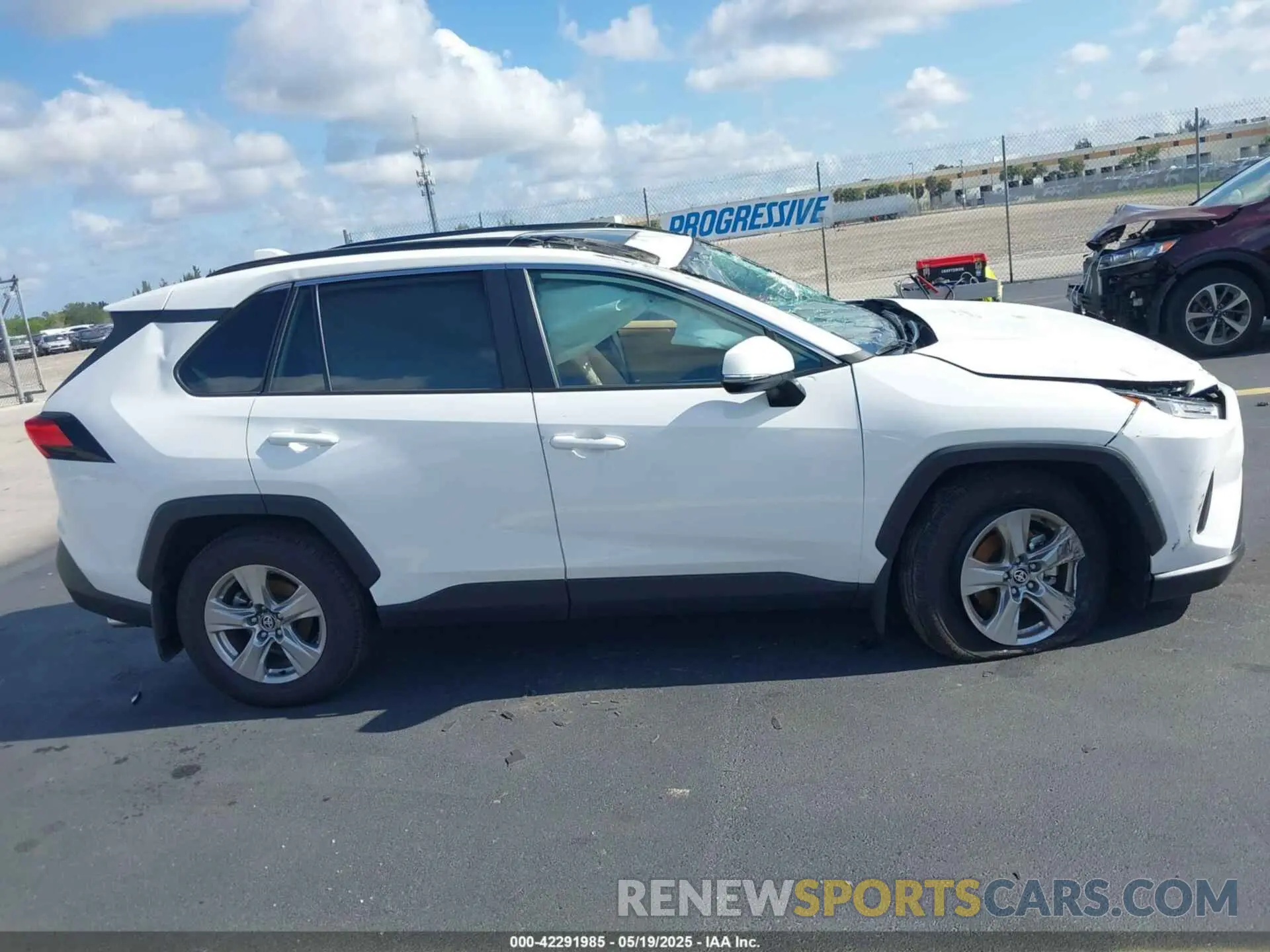 12 Photograph of a damaged car 2T3P1RFV3SC503895 TOYOTA RAV4 2025