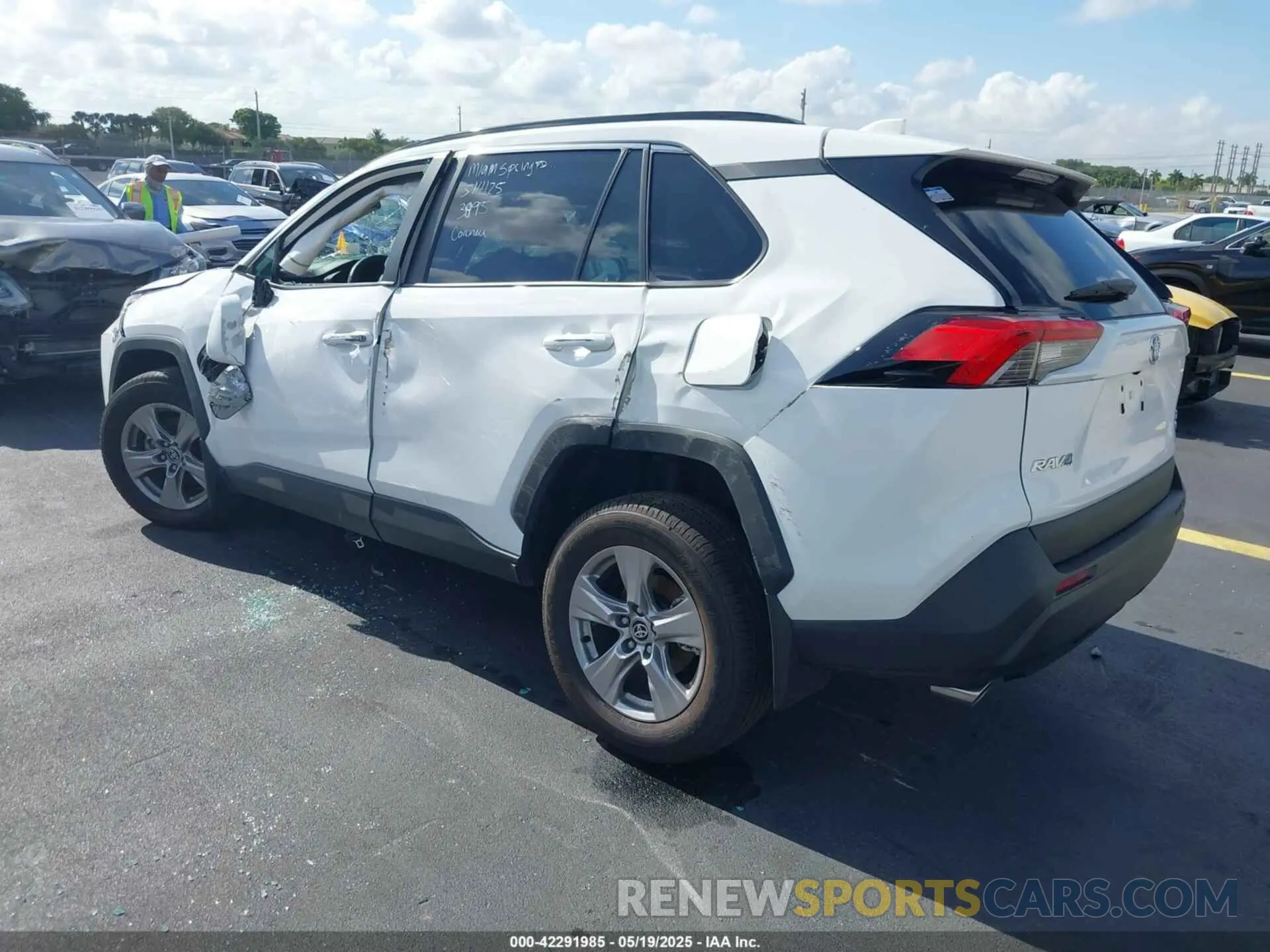 3 Photograph of a damaged car 2T3P1RFV3SC503895 TOYOTA RAV4 2025