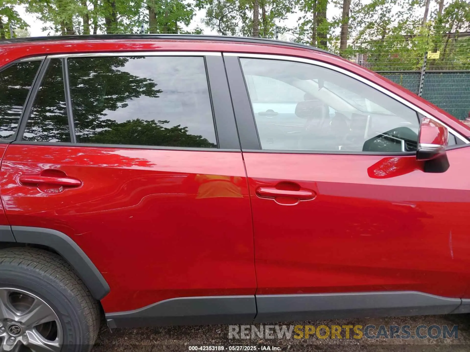13 Photograph of a damaged car 2T3P1RFV3SW515706 TOYOTA RAV4 2025
