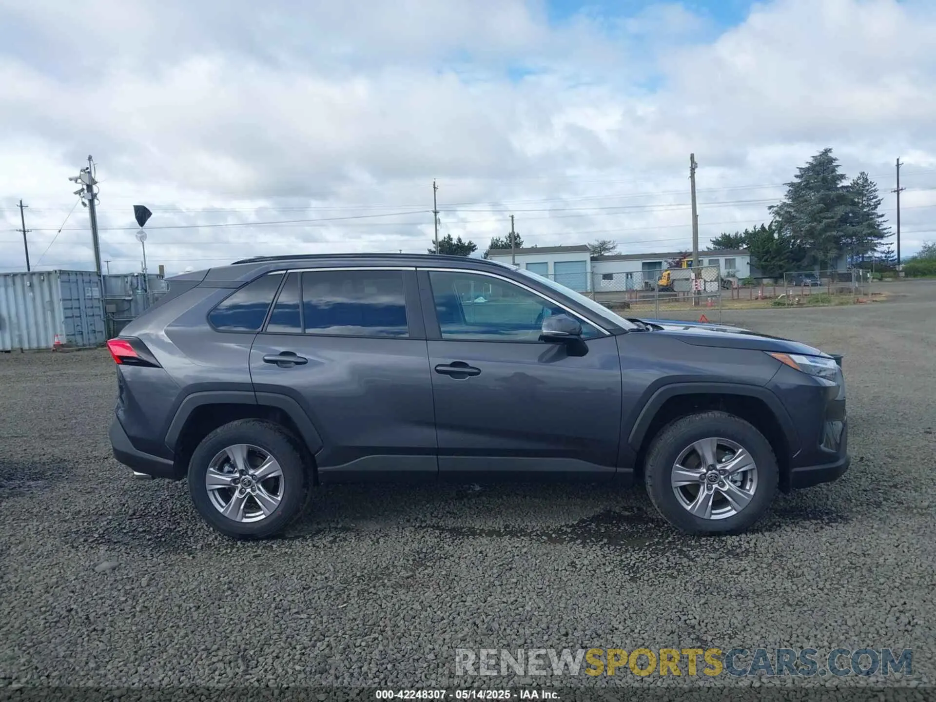 13 Photograph of a damaged car 2T3P1RFV4SW531560 TOYOTA RAV4 2025