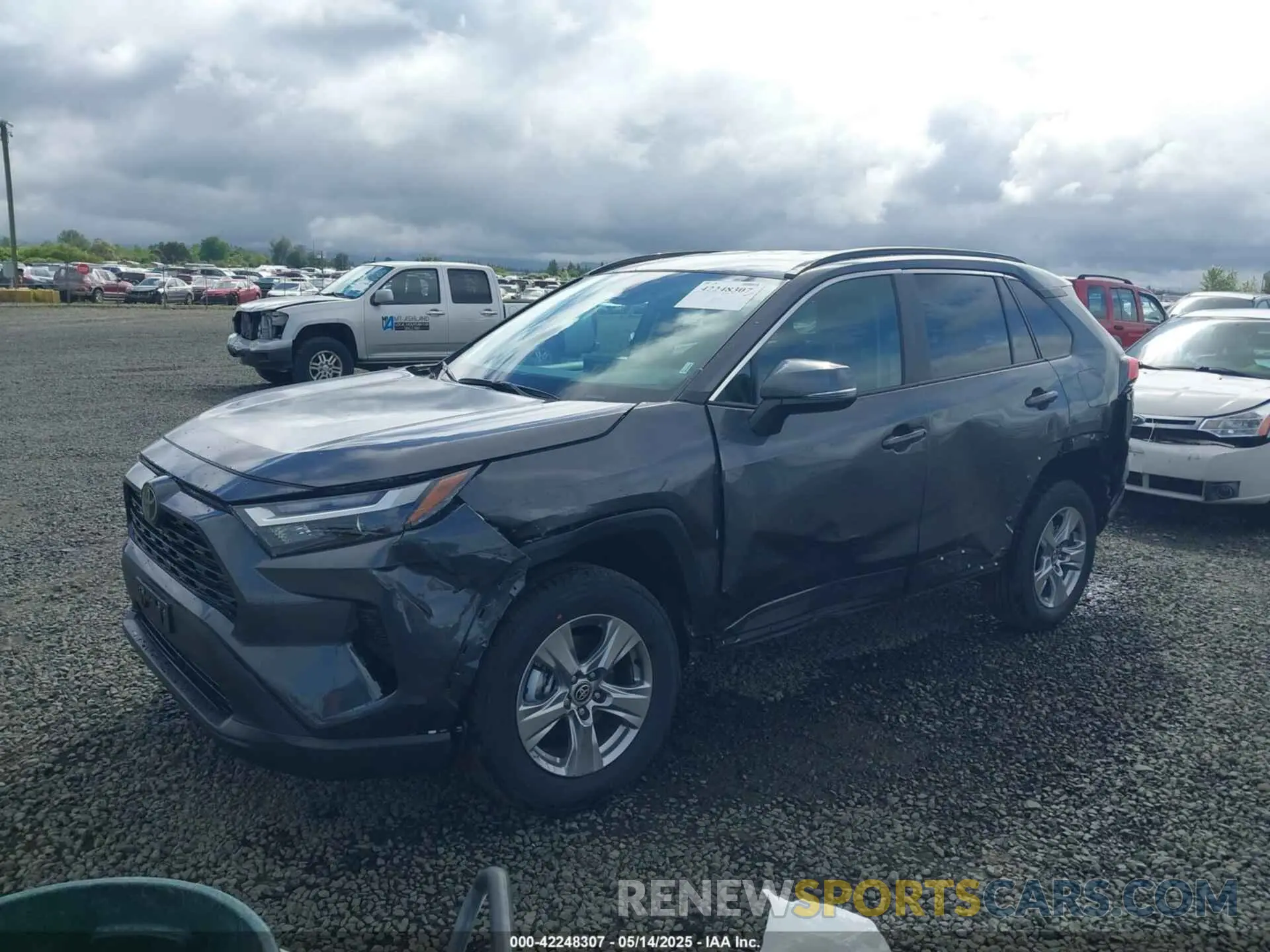 2 Photograph of a damaged car 2T3P1RFV4SW531560 TOYOTA RAV4 2025