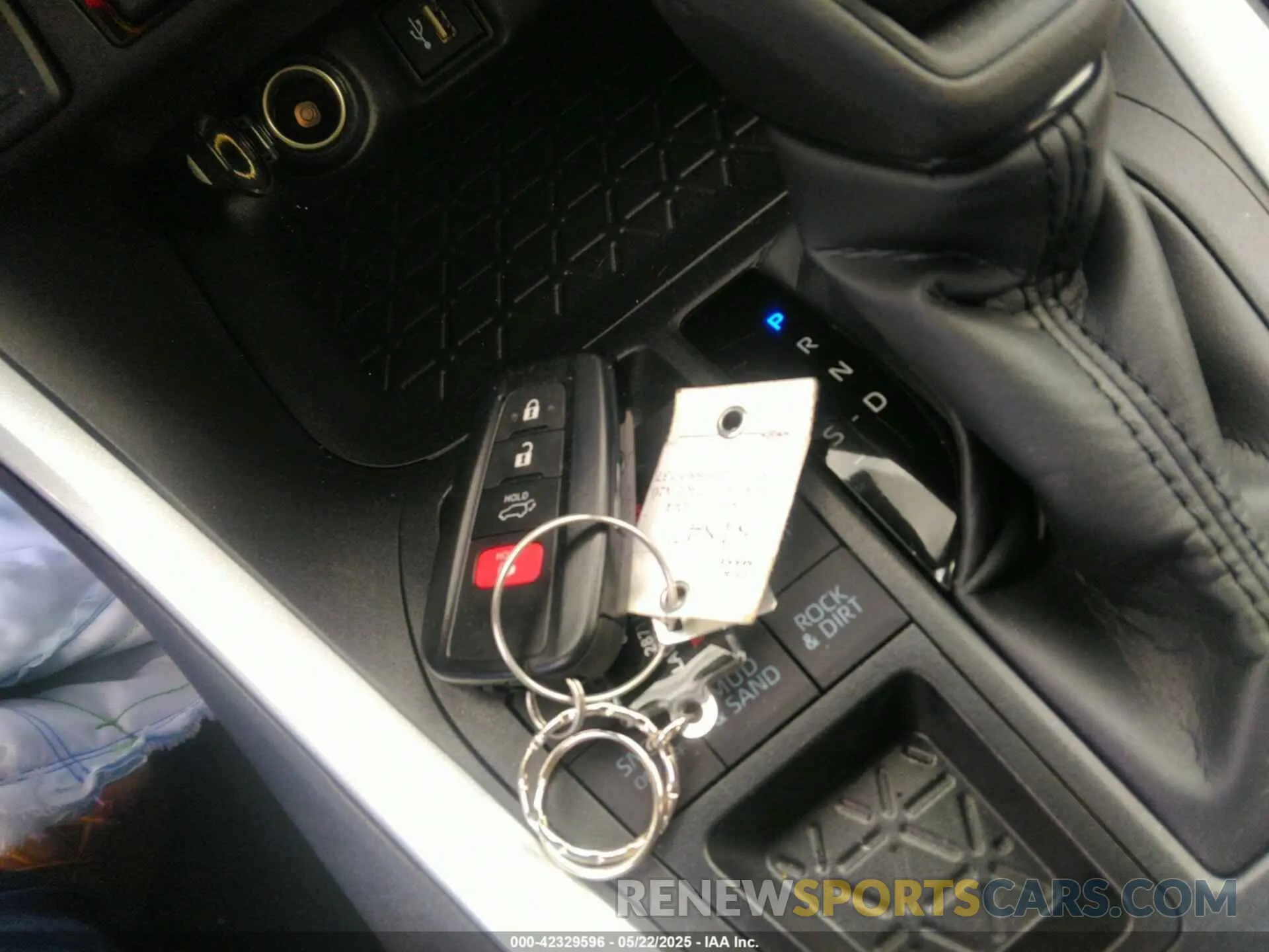 11 Photograph of a damaged car 2T3P1RFV6SW537201 TOYOTA RAV4 2025