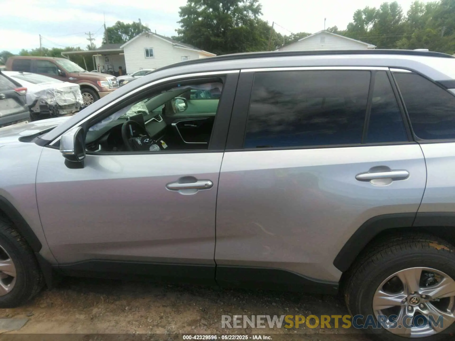 14 Photograph of a damaged car 2T3P1RFV6SW537201 TOYOTA RAV4 2025