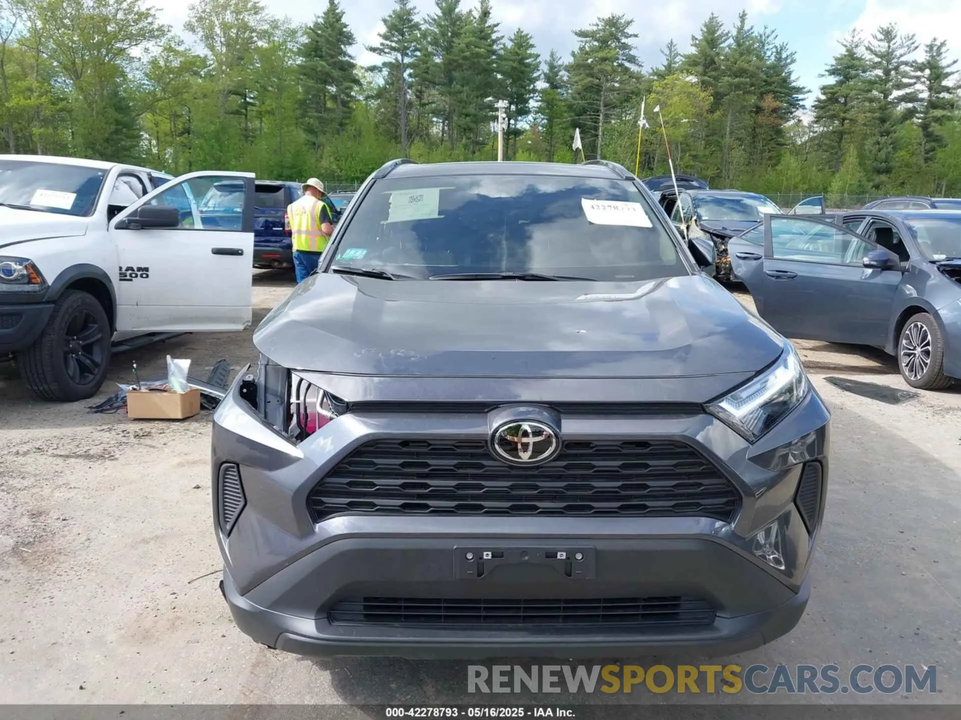 13 Photograph of a damaged car 2T3P1RFV8SC510499 TOYOTA RAV4 2025