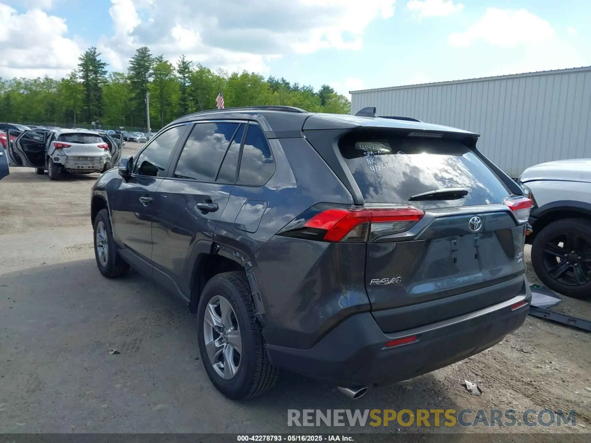 3 Photograph of a damaged car 2T3P1RFV8SC510499 TOYOTA RAV4 2025