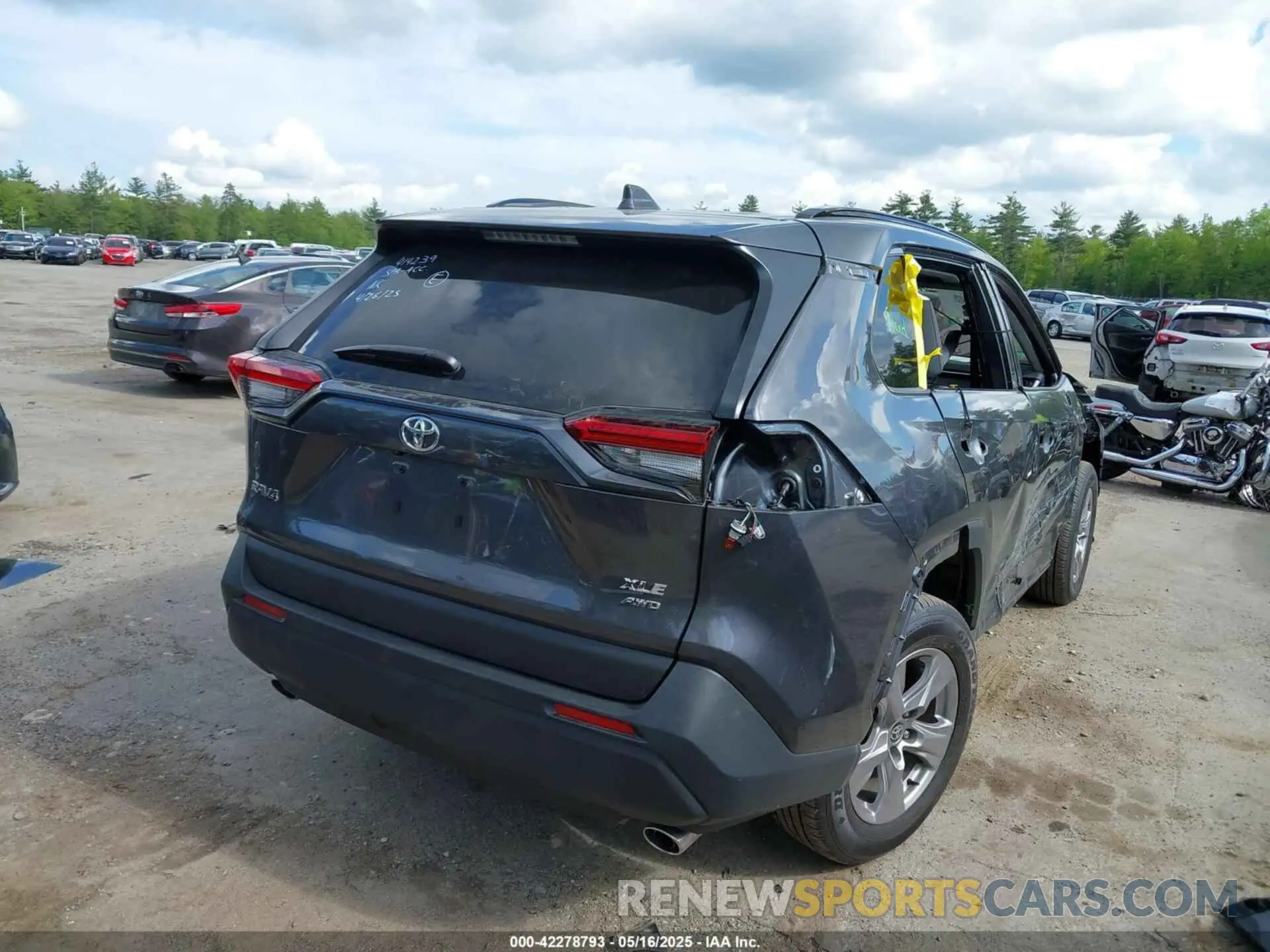 4 Photograph of a damaged car 2T3P1RFV8SC510499 TOYOTA RAV4 2025