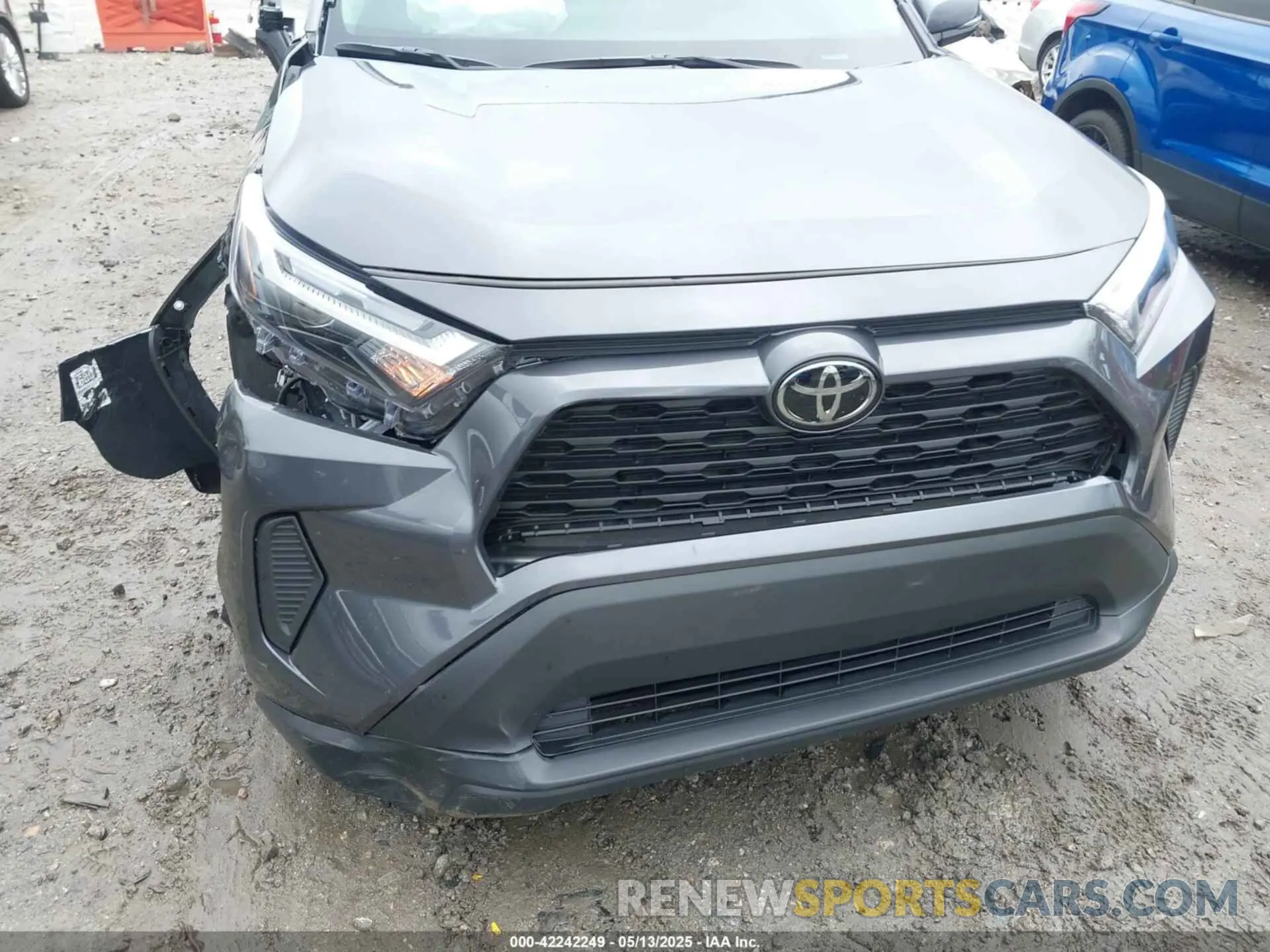 19 Photograph of a damaged car 2T3P1RFV9SC501780 TOYOTA RAV4 2025