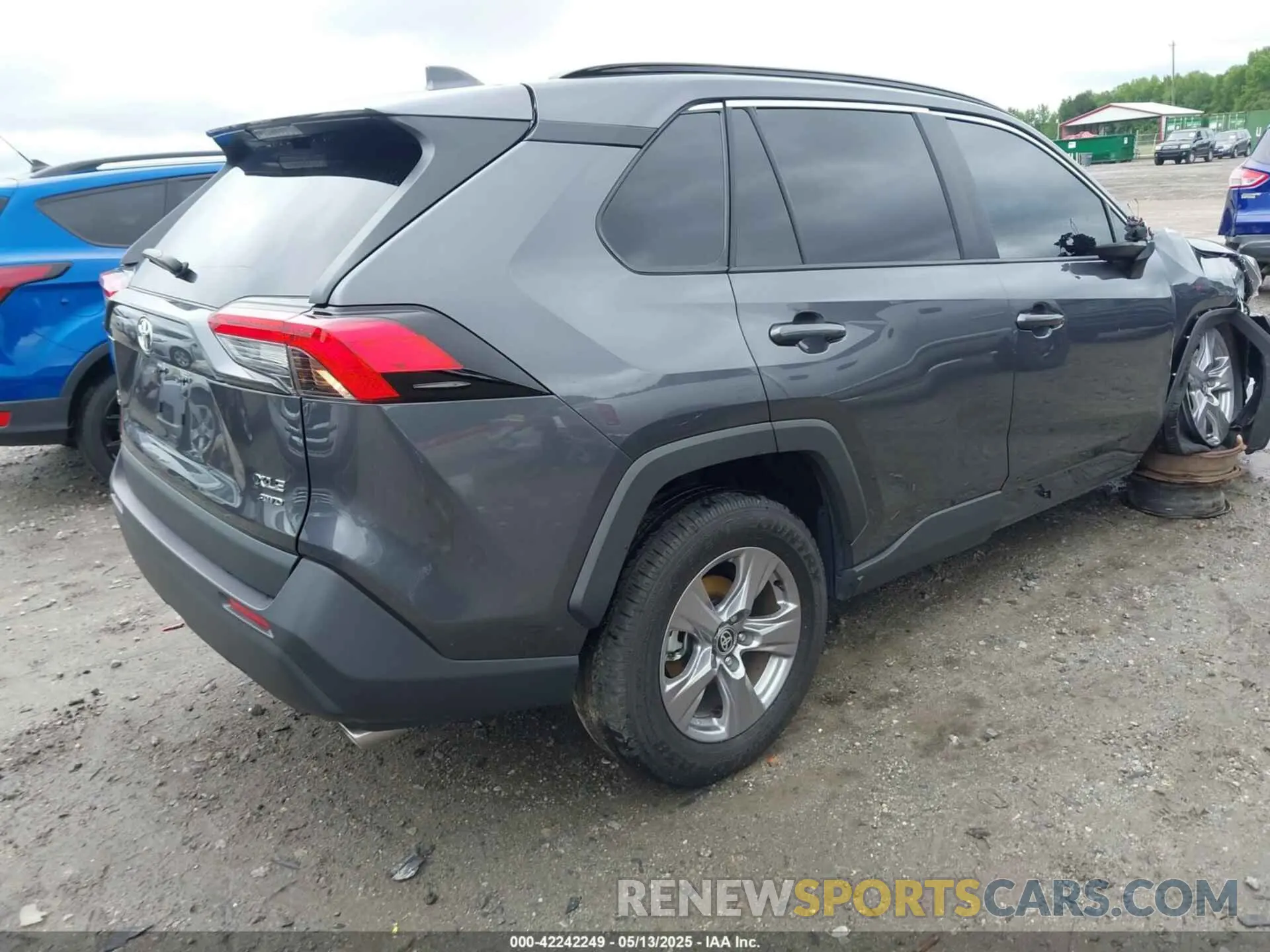 4 Photograph of a damaged car 2T3P1RFV9SC501780 TOYOTA RAV4 2025