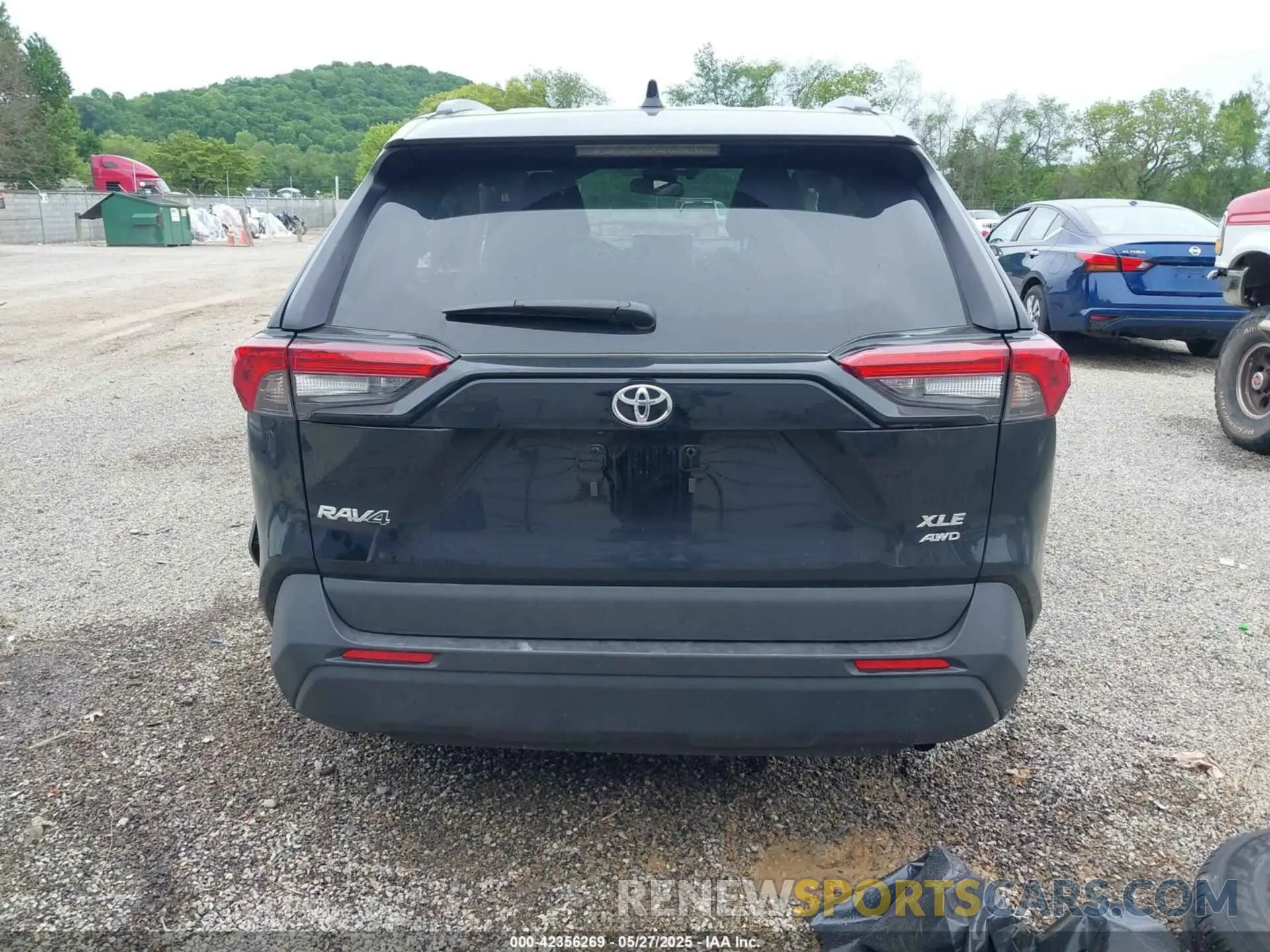 17 Photograph of a damaged car 2T3P1RFV9SC506283 TOYOTA RAV4 2025
