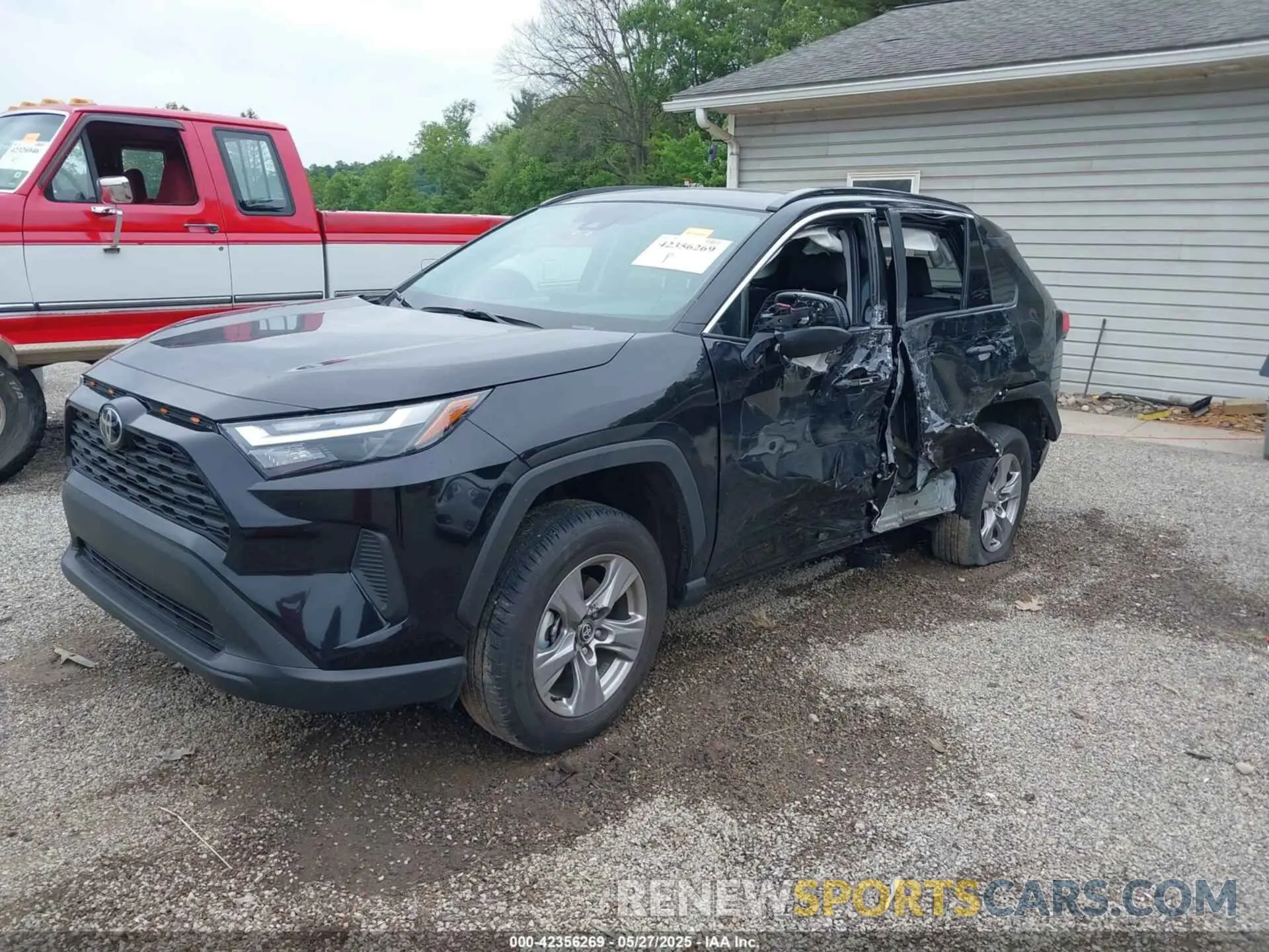 2 Photograph of a damaged car 2T3P1RFV9SC506283 TOYOTA RAV4 2025